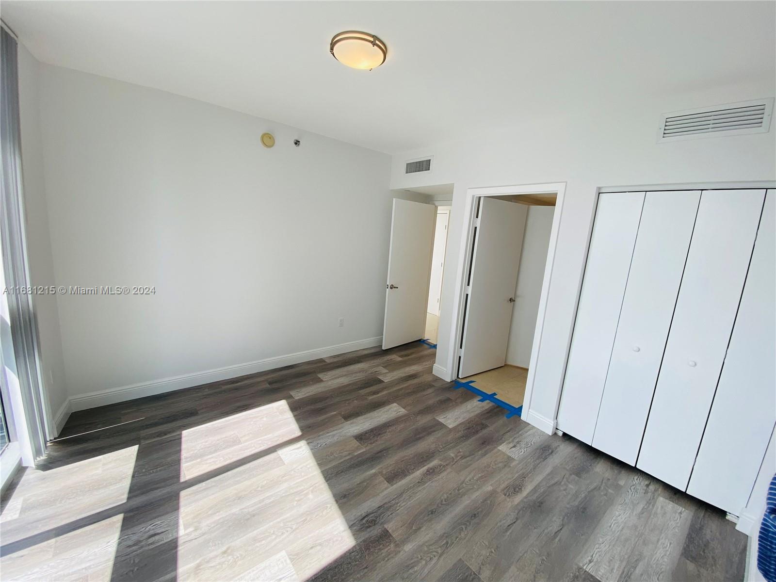 475 Brickell Ave # 3715