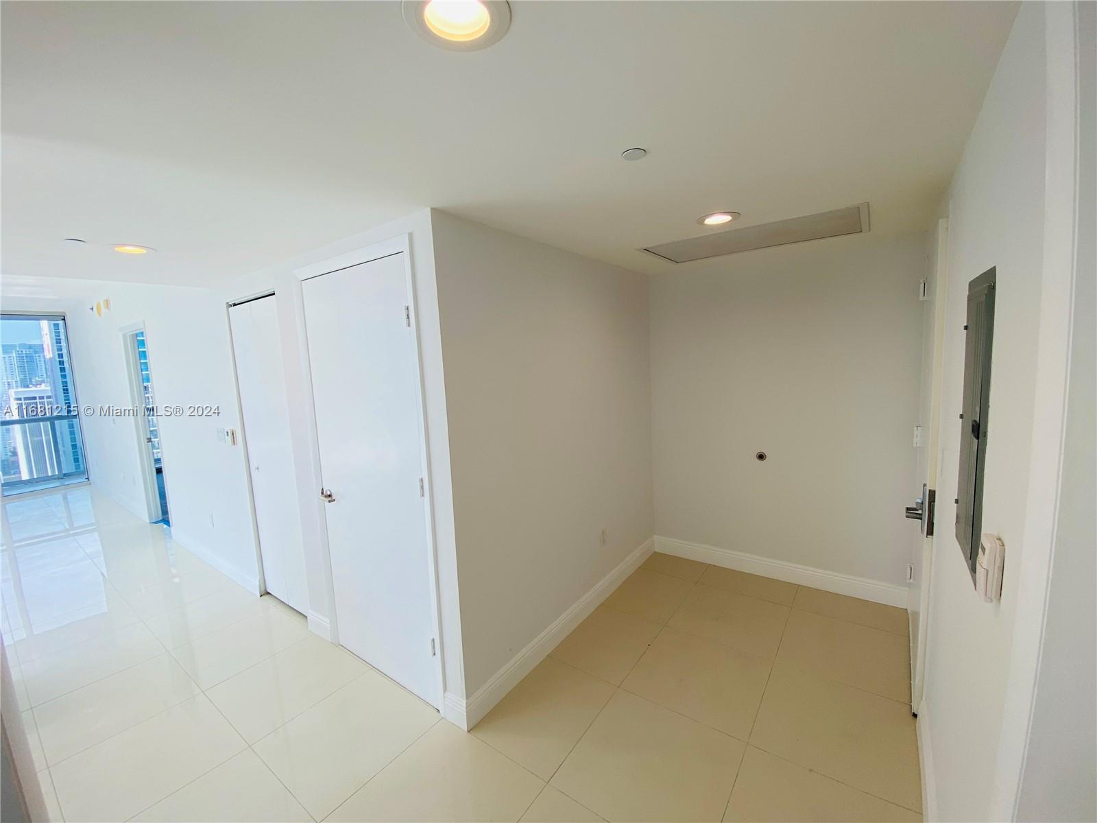 475 Brickell Ave # 3715