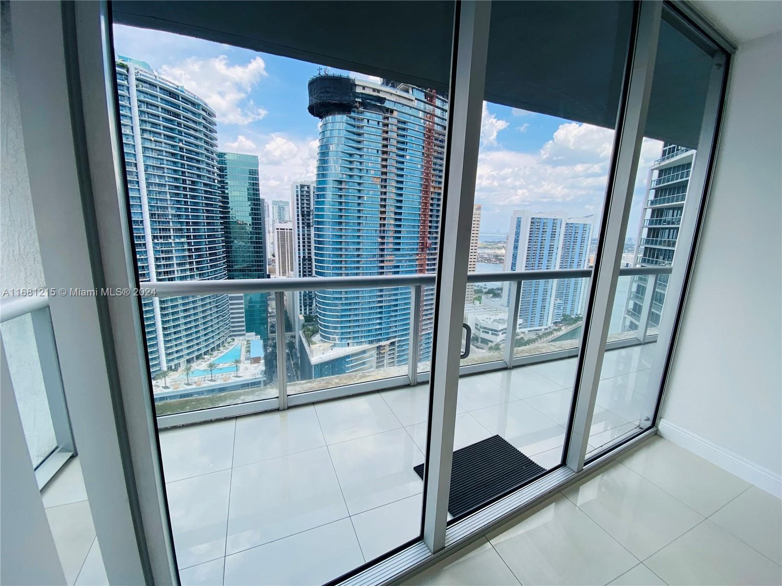 475 Brickell Ave # 3715