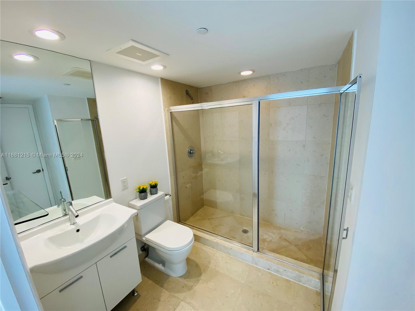 475 Brickell Ave # 3715
