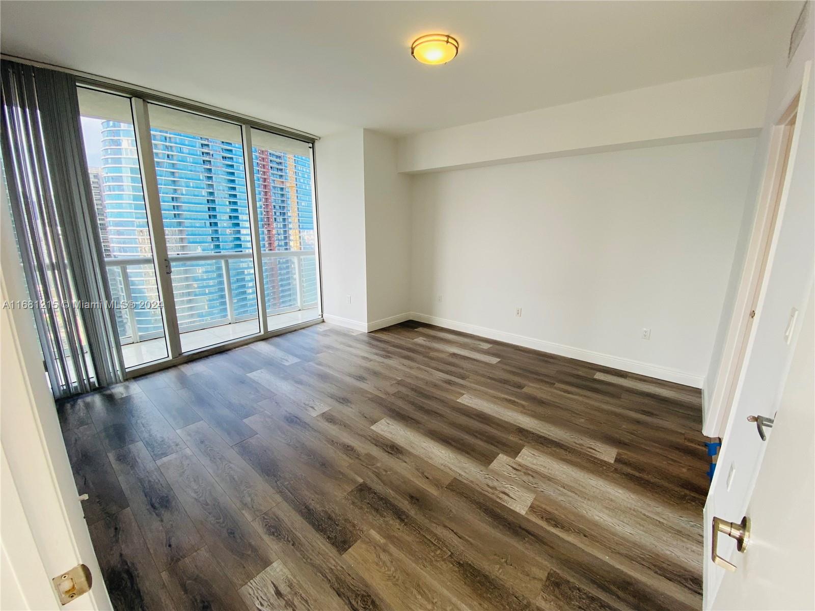 475 Brickell Ave # 3715