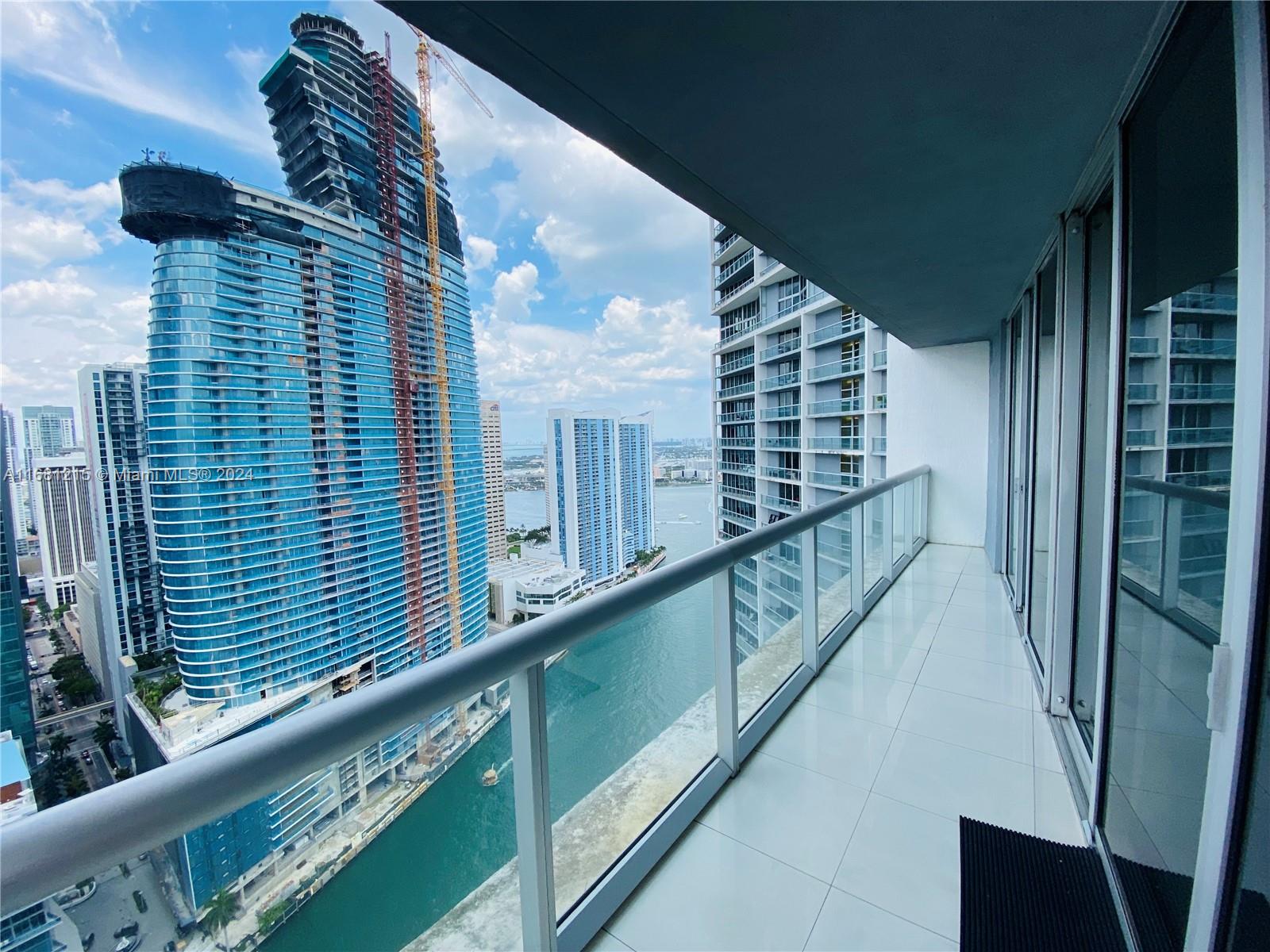 475 Brickell Ave # 3715