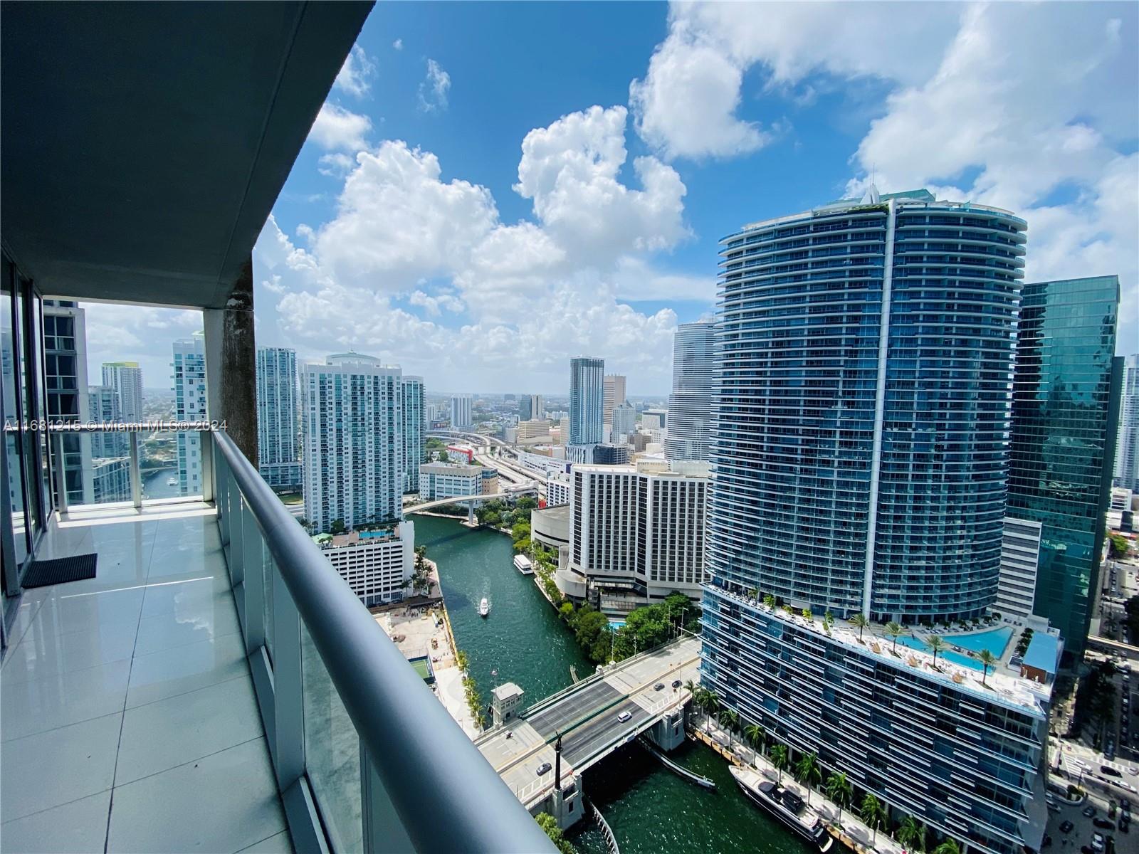 475 Brickell Ave # 3715