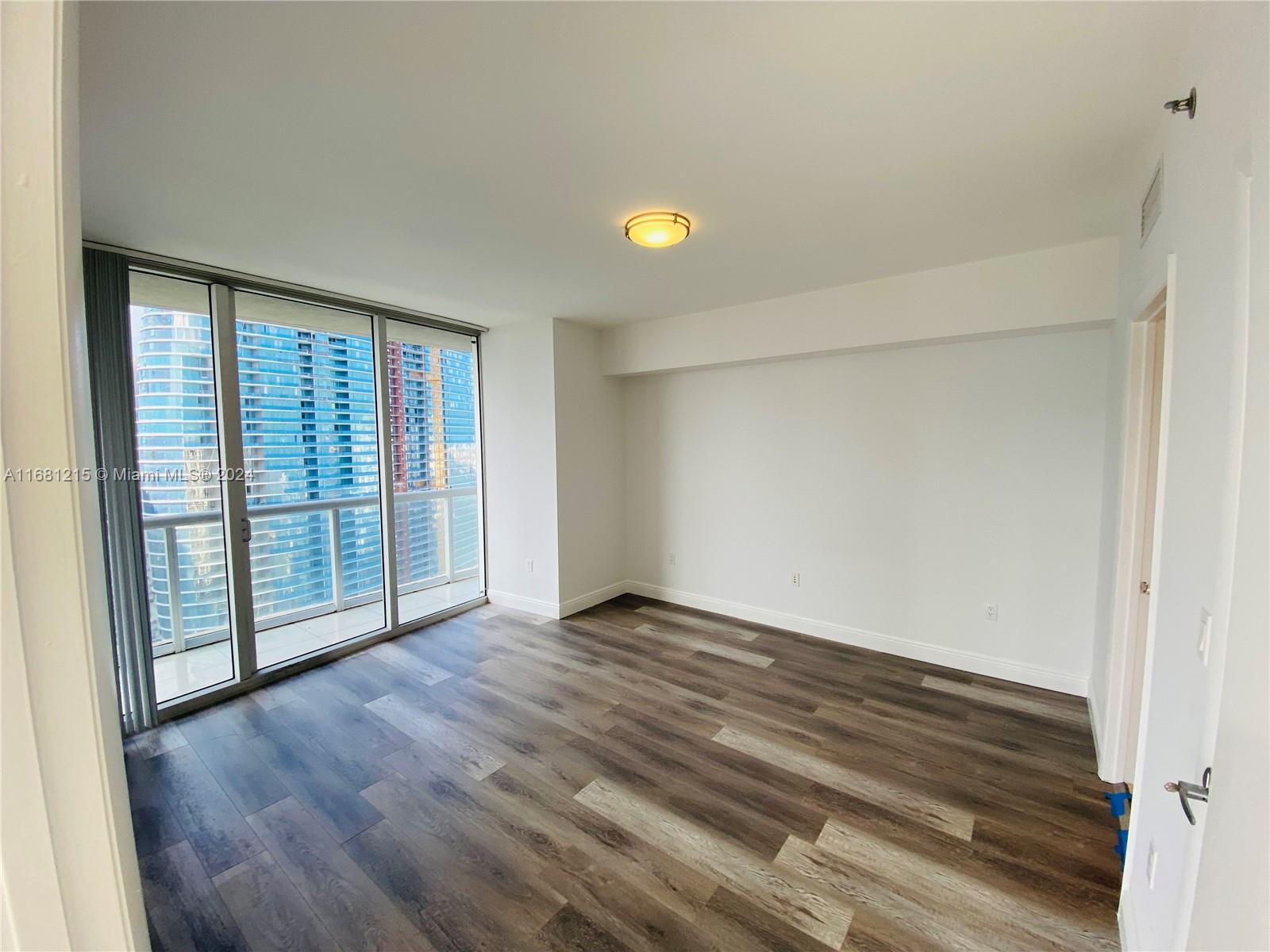 475 Brickell Ave # 3715