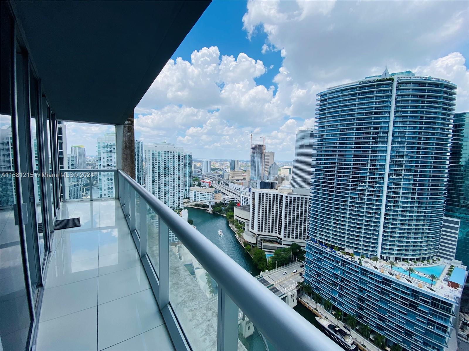475 Brickell Ave # 3715