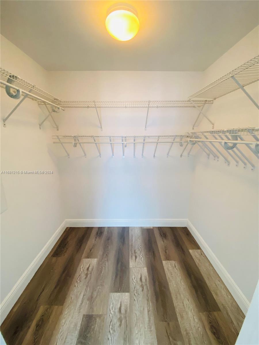 475 Brickell Ave # 3715