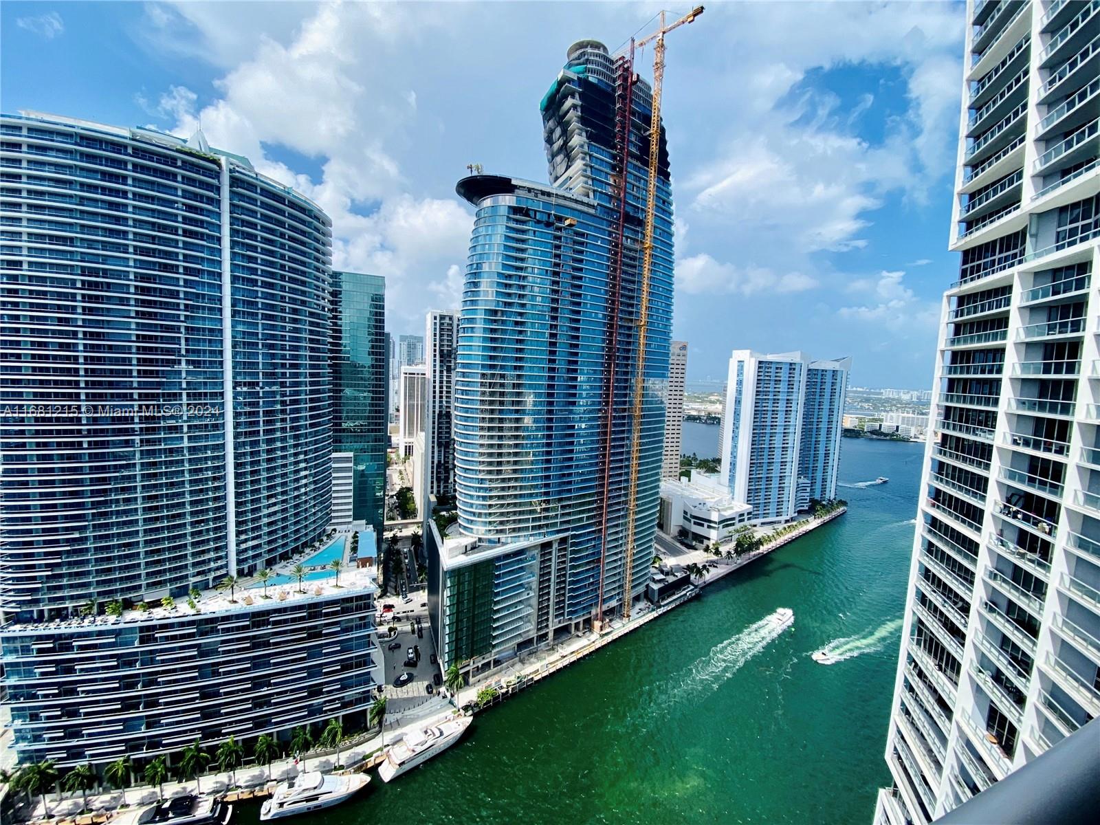 475 Brickell Ave # 3715