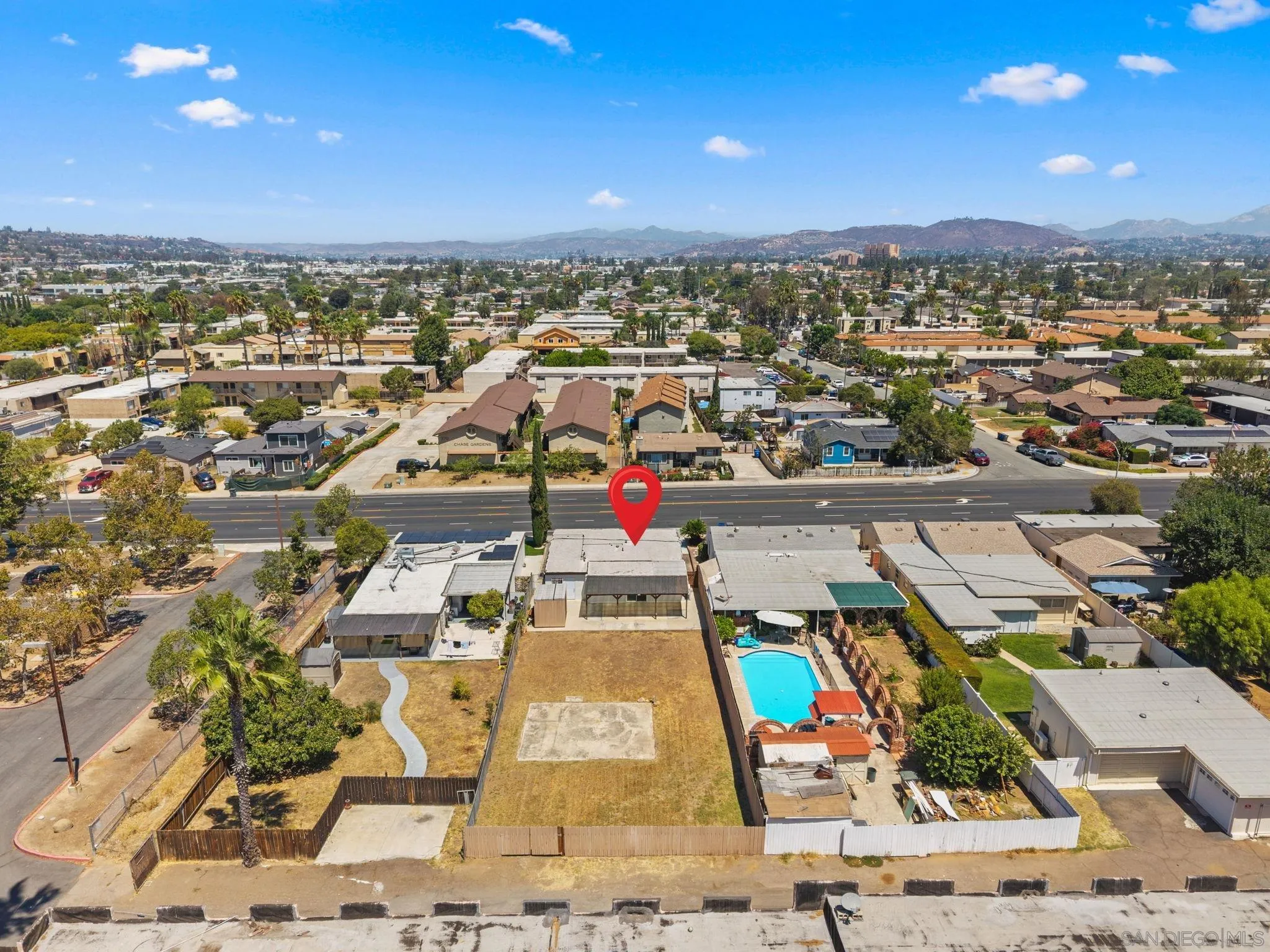 317 W Chase Ave West