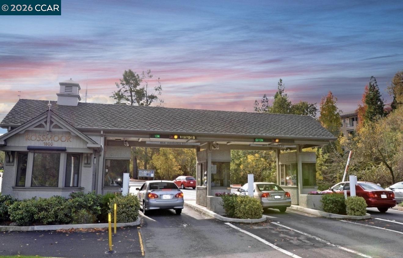 2017 Pine Knoll Drive # 7