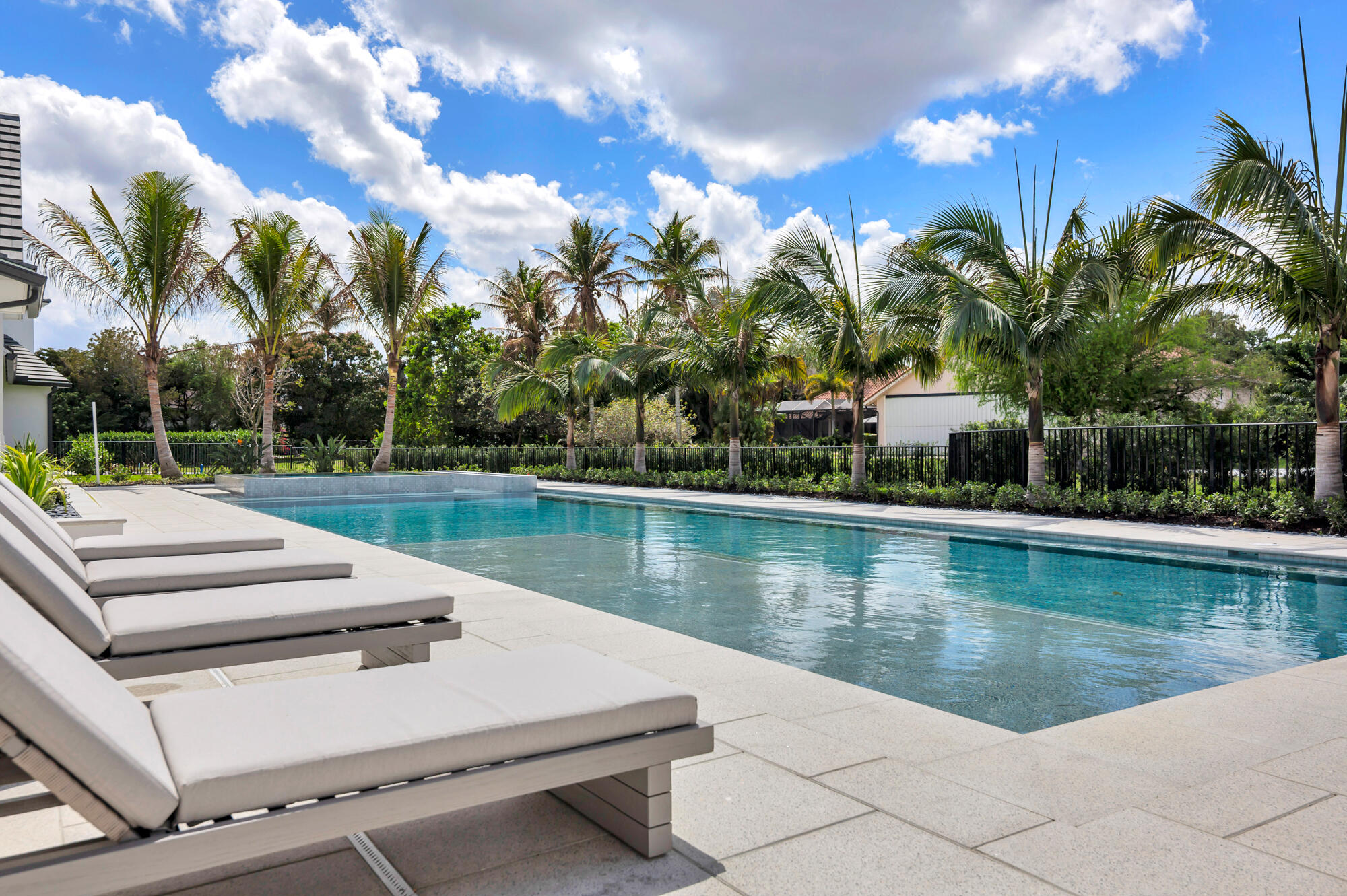 2015 Lockheed Terrace