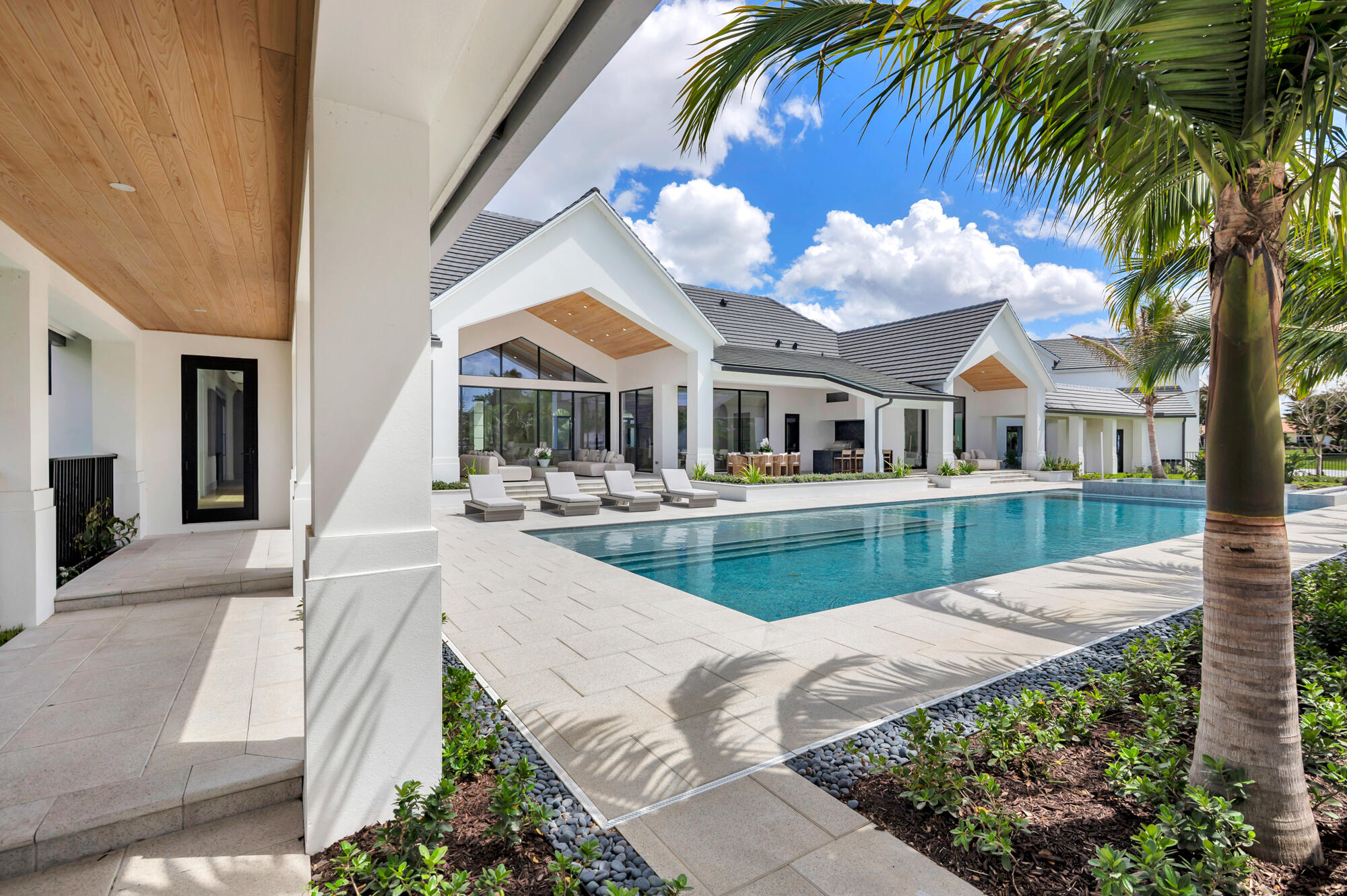 2015 Lockheed Terrace