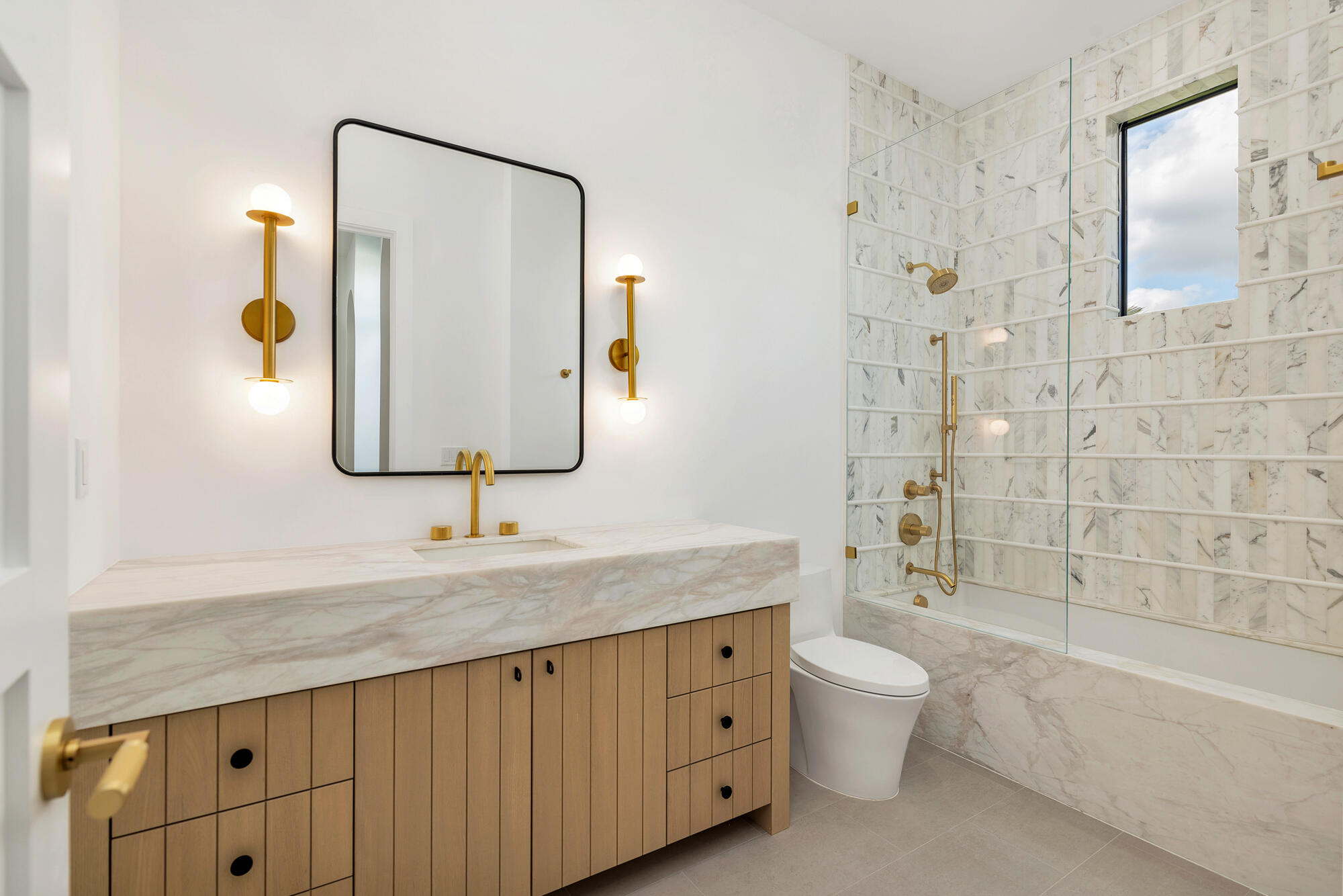 2015 Lockheed Terrace