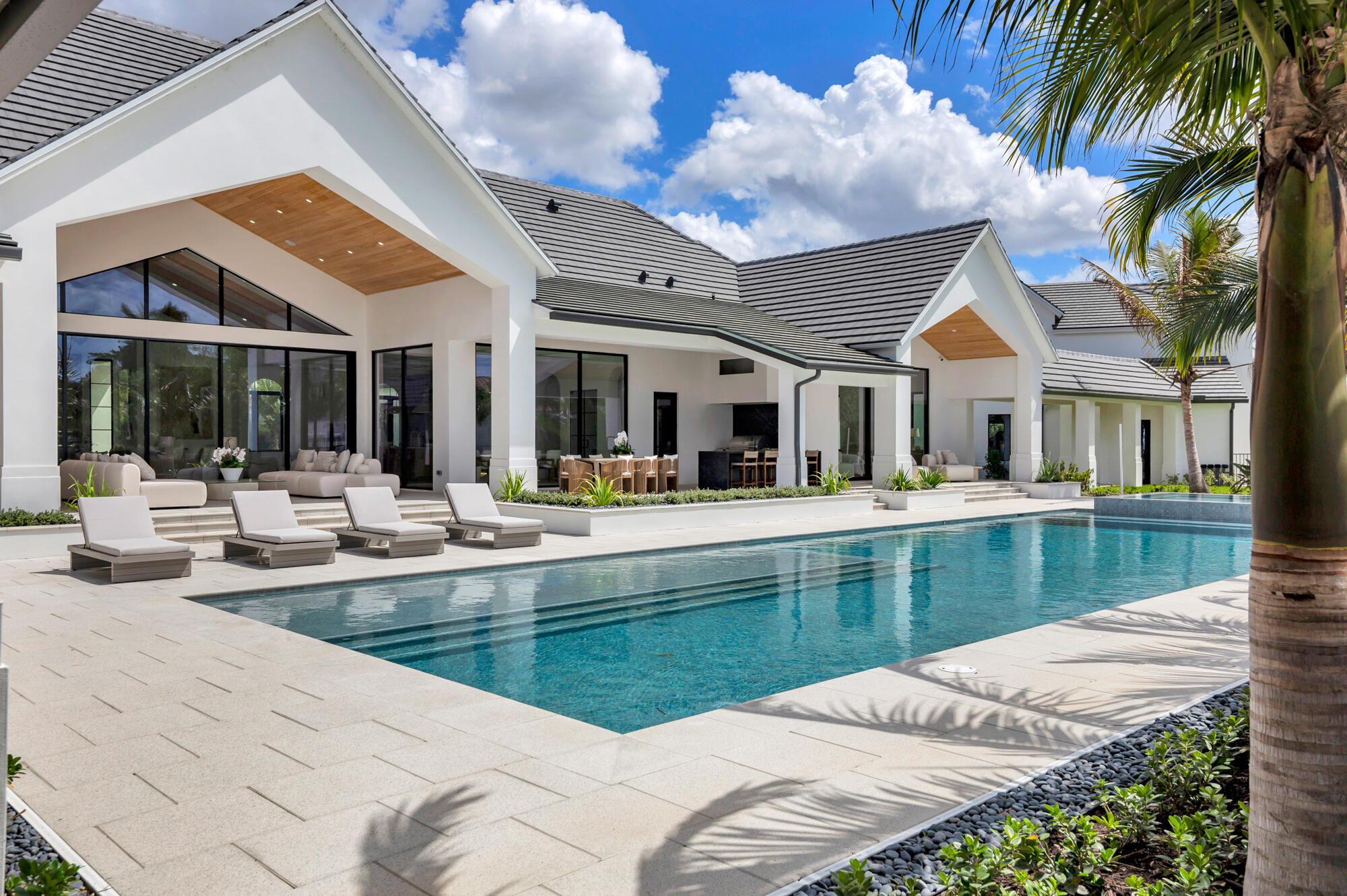 2015 Lockheed Terrace