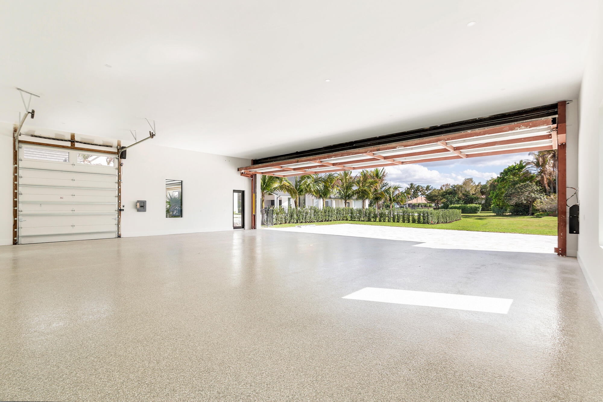 2015 Lockheed Terrace