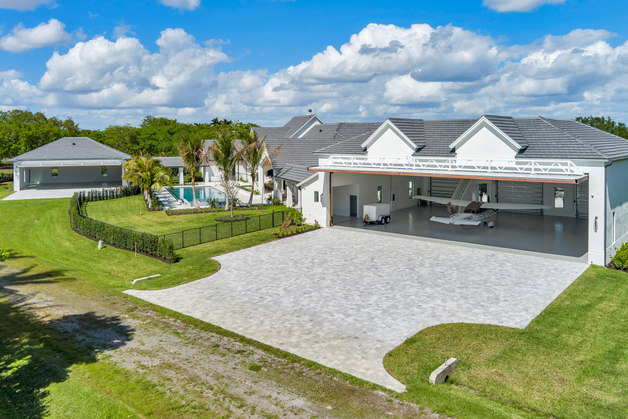 2015 Lockheed Terrace