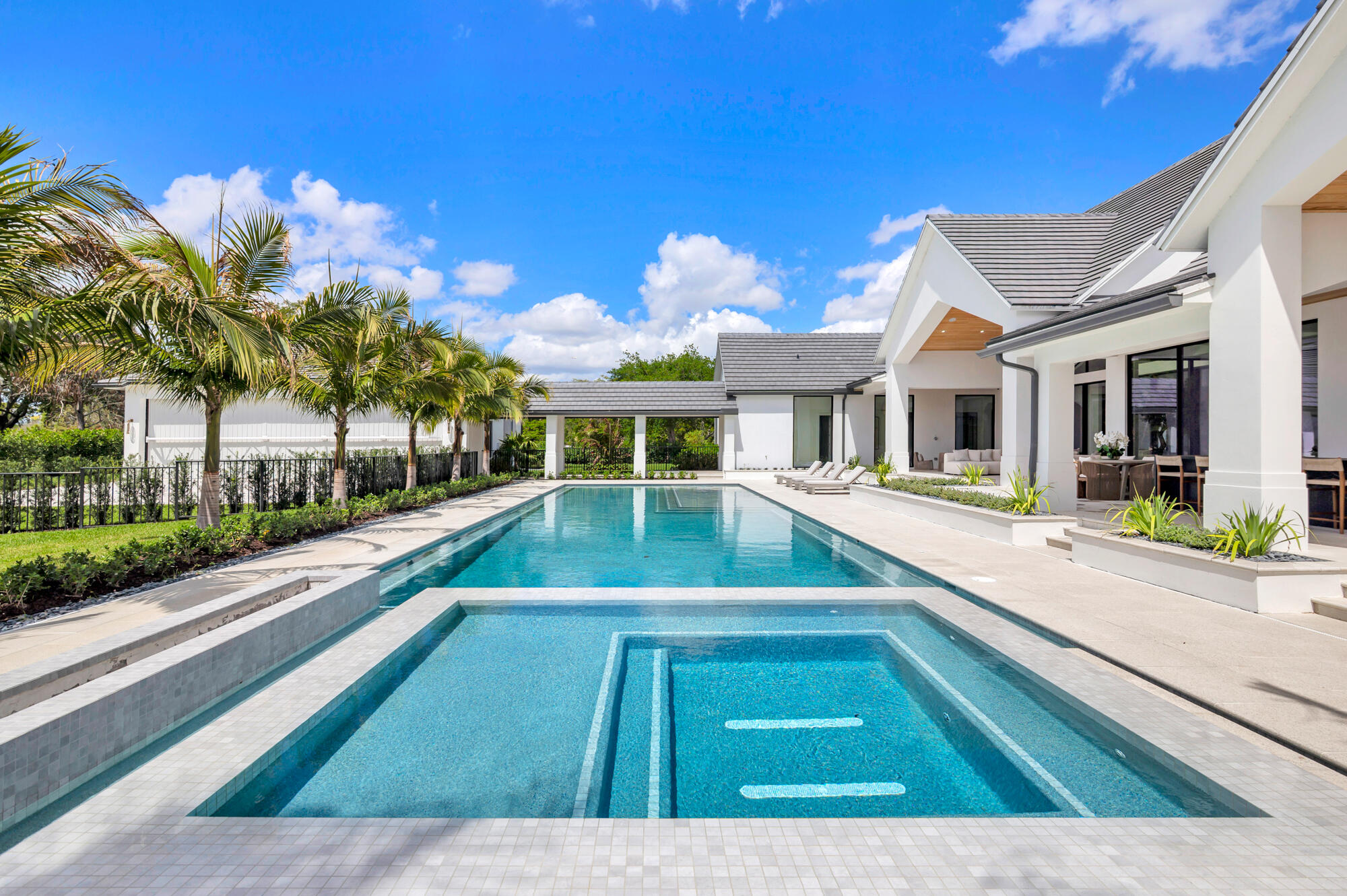 2015 Lockheed Terrace