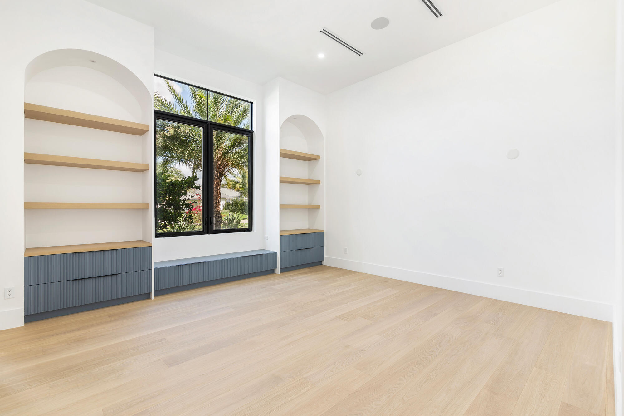 2015 Lockheed Terrace