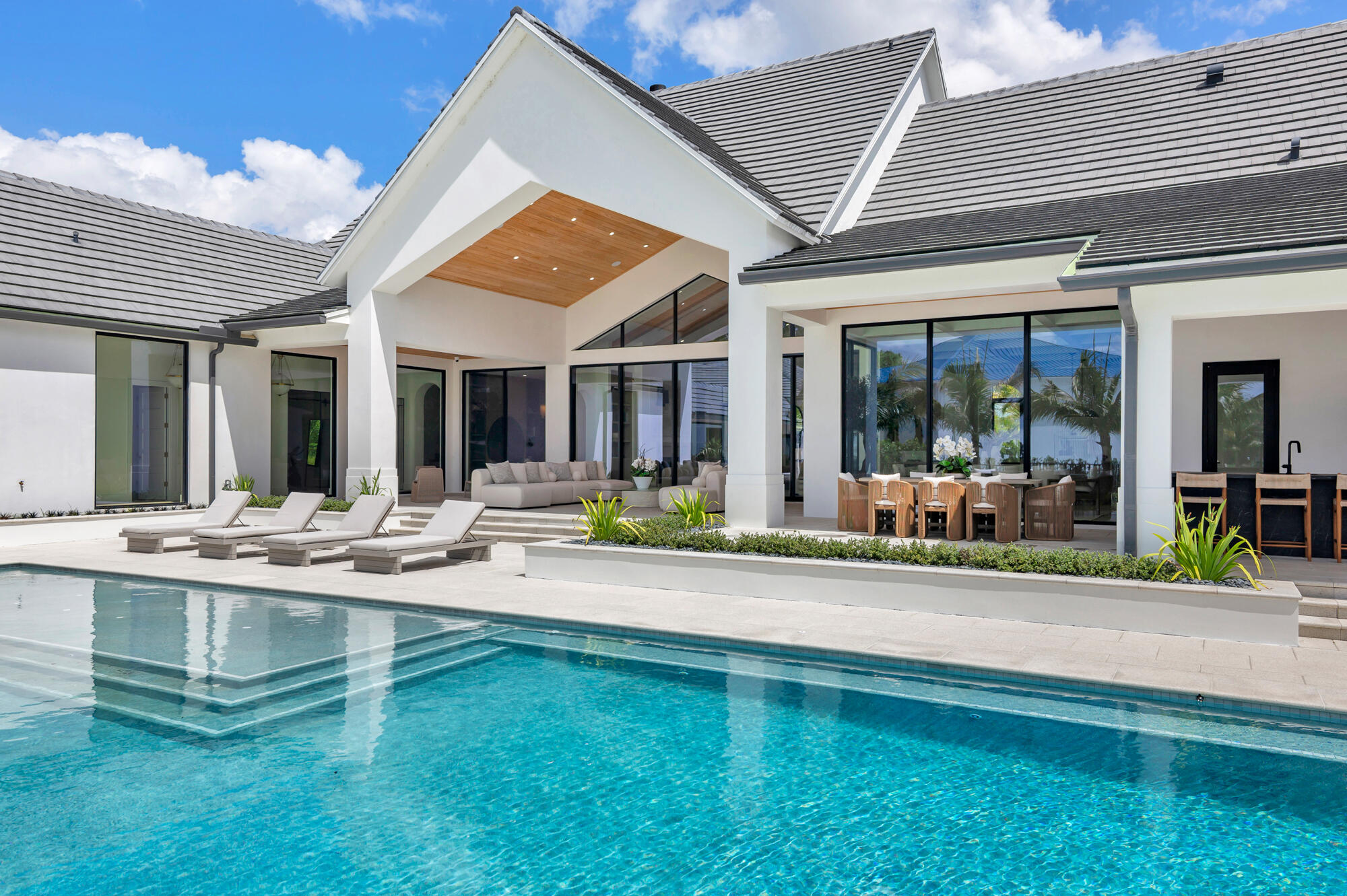 2015 Lockheed Terrace