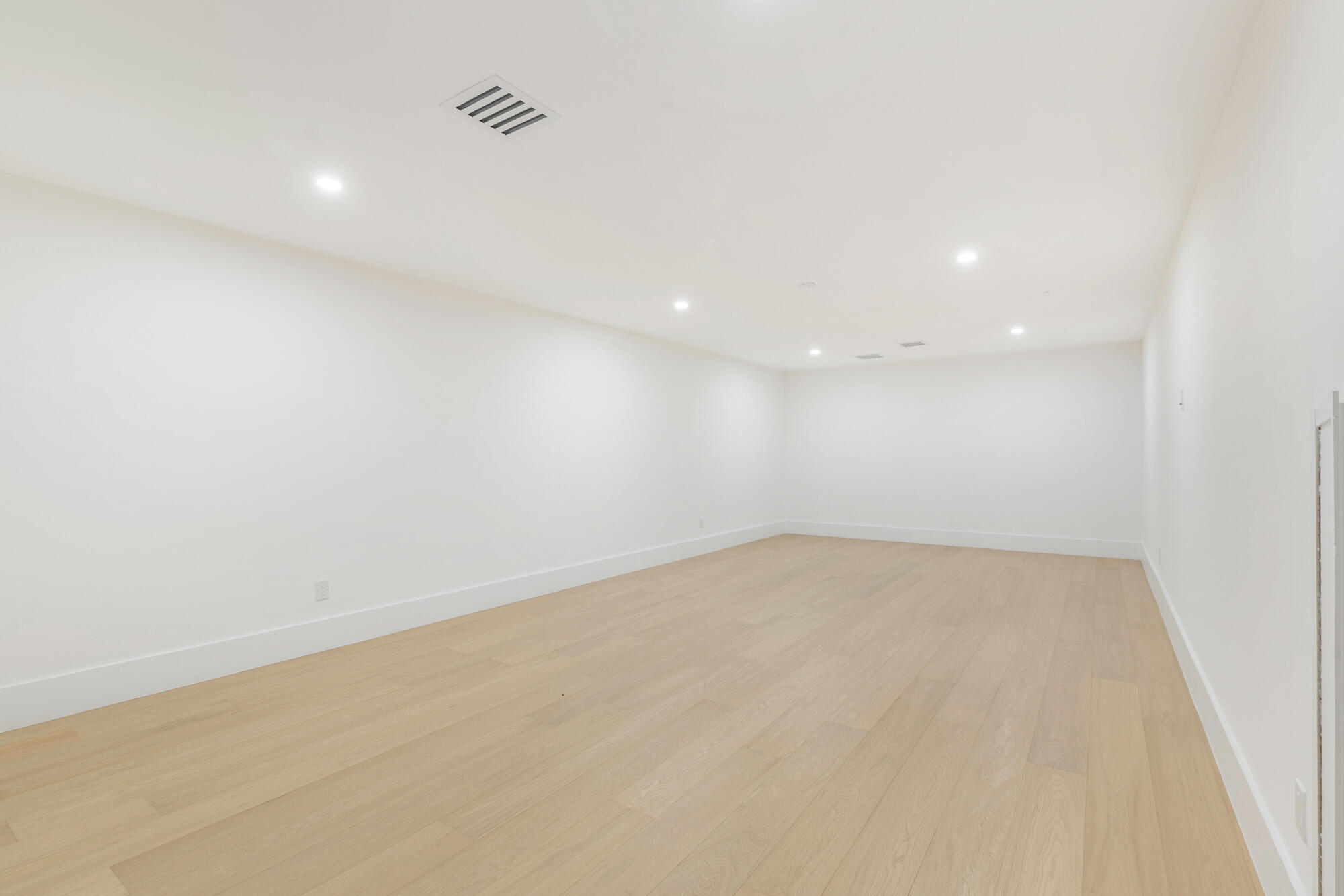 2015 Lockheed Terrace