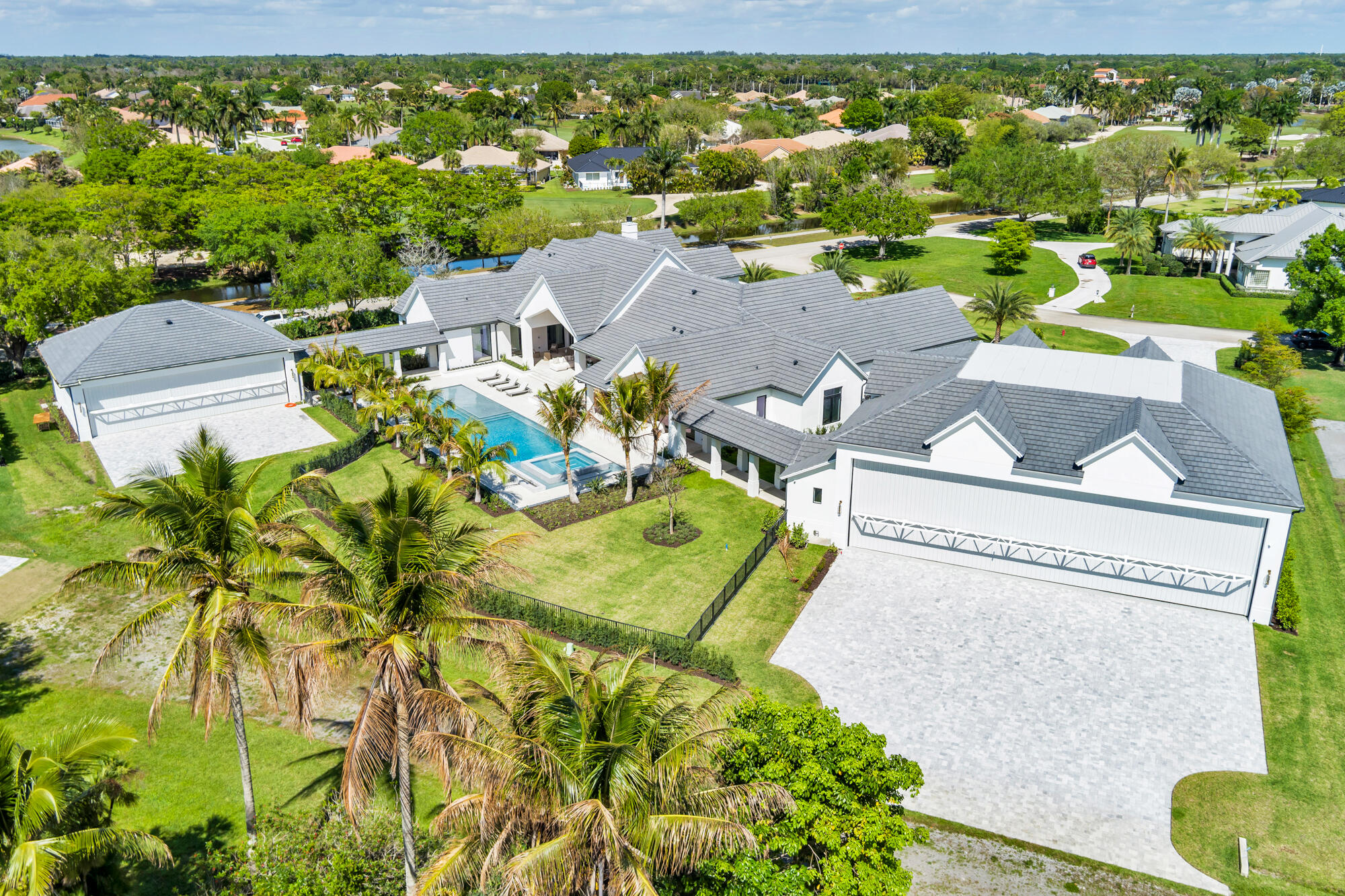 2015 Lockheed Terrace