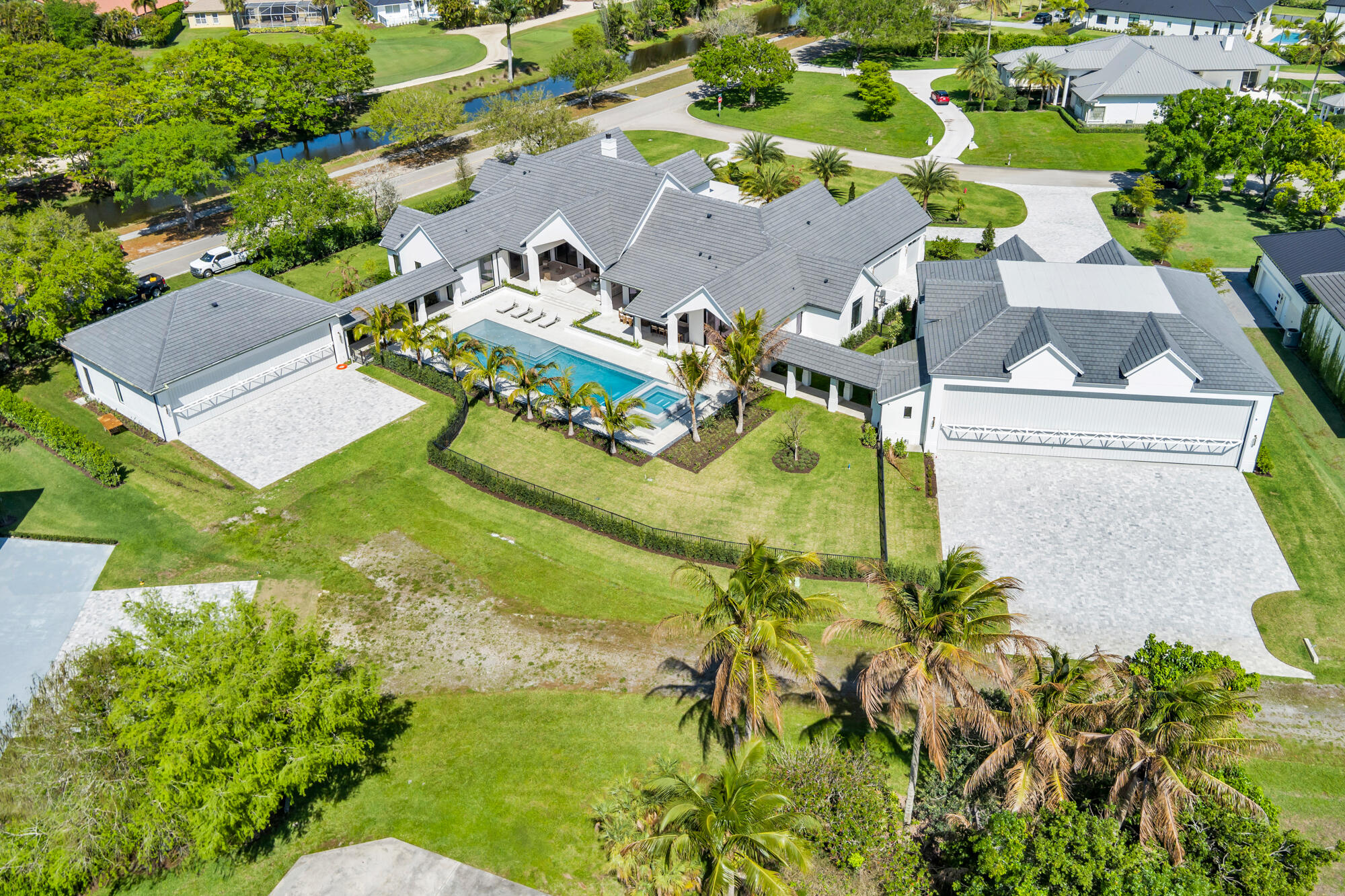 2015 Lockheed Terrace