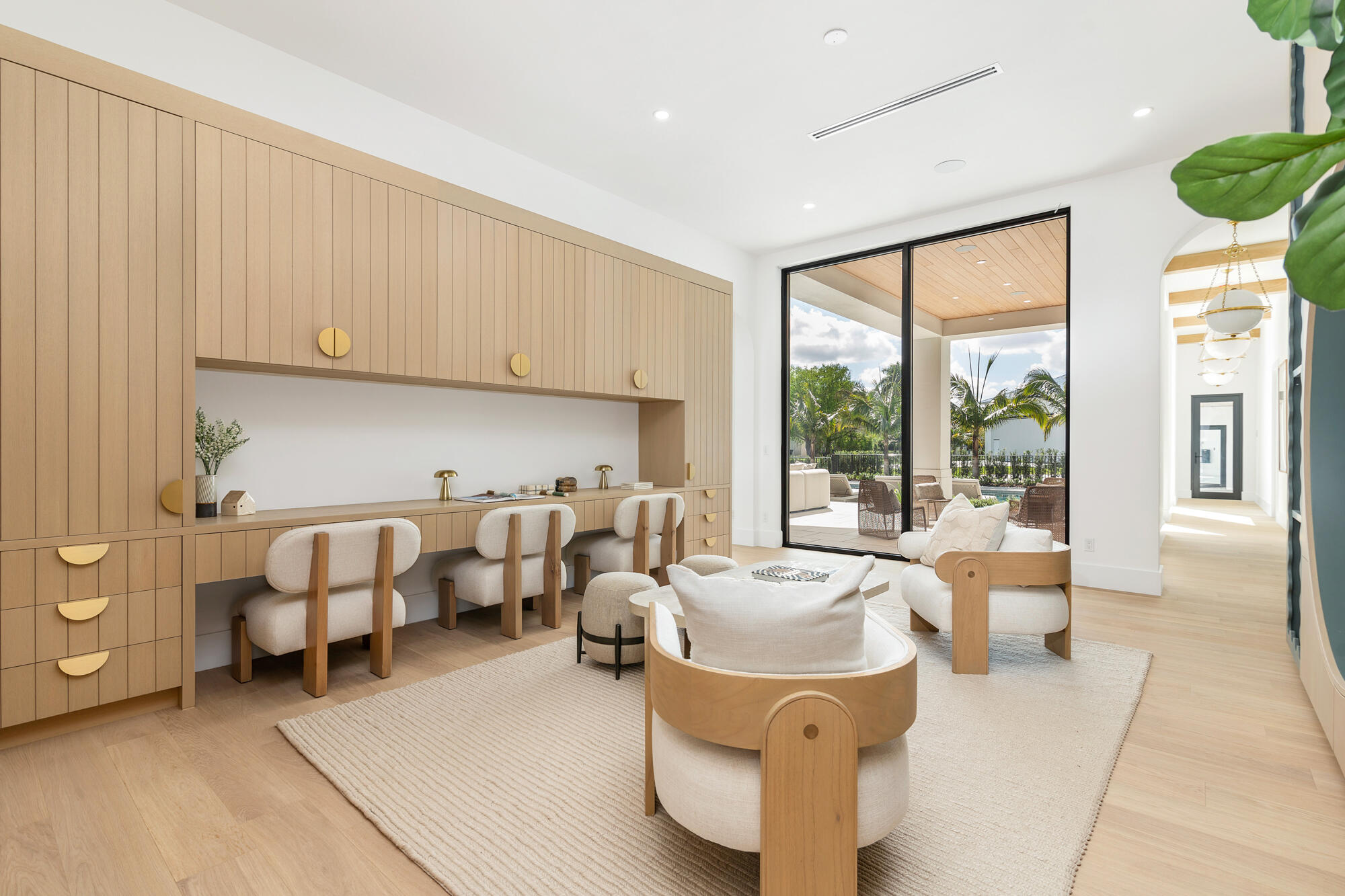 2015 Lockheed Terrace