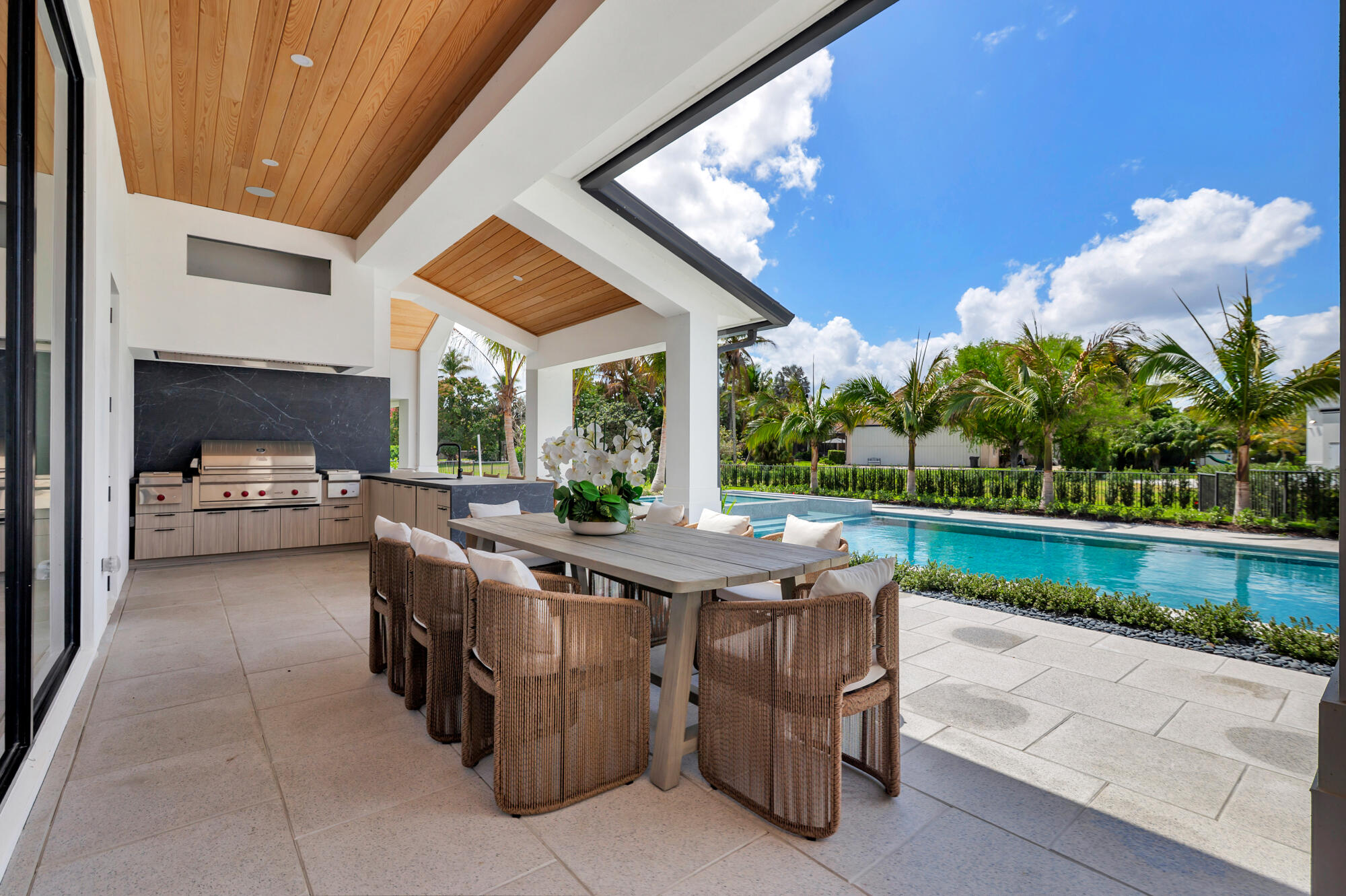 2015 Lockheed Terrace