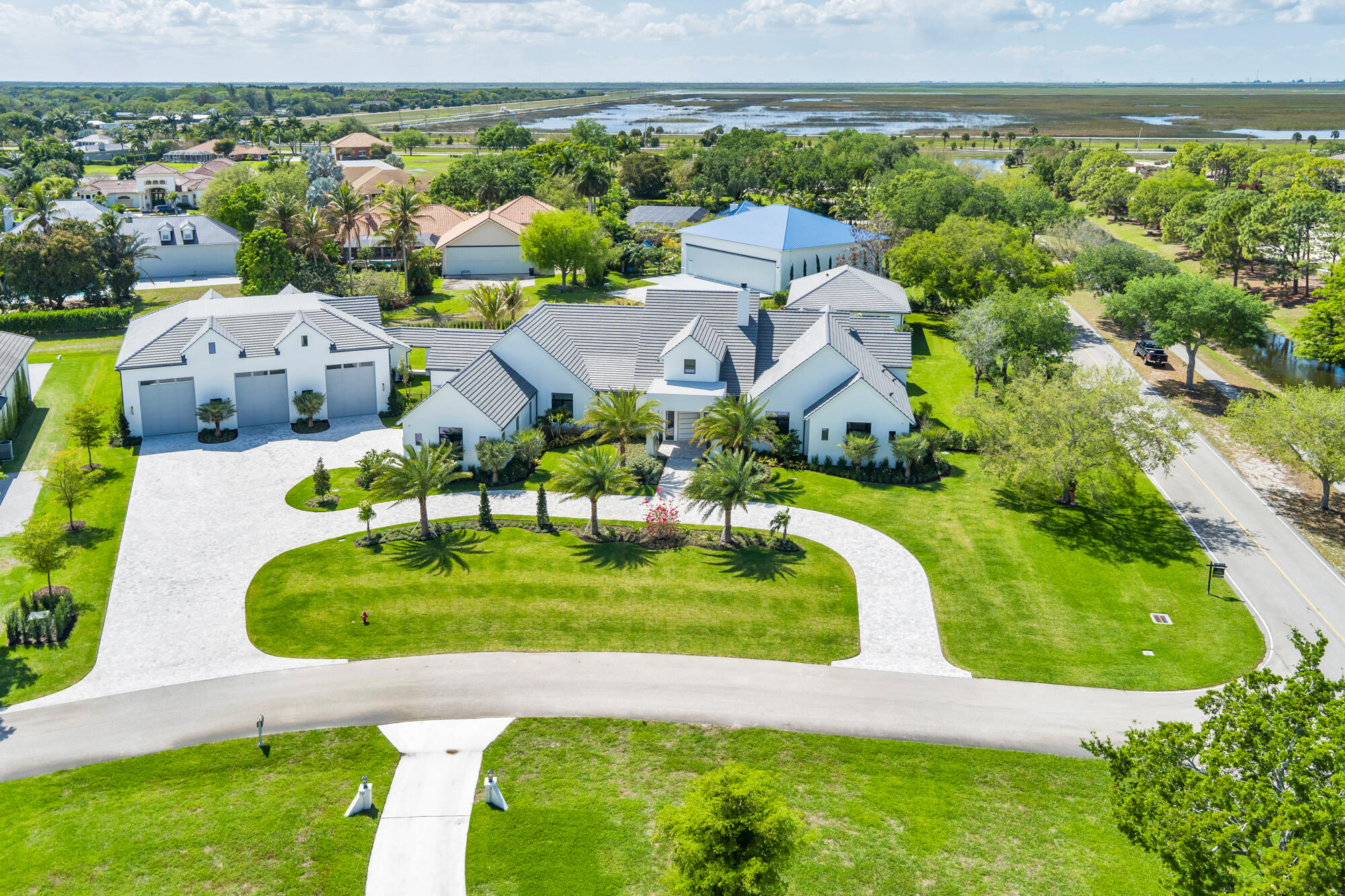 2015 Lockheed Terrace