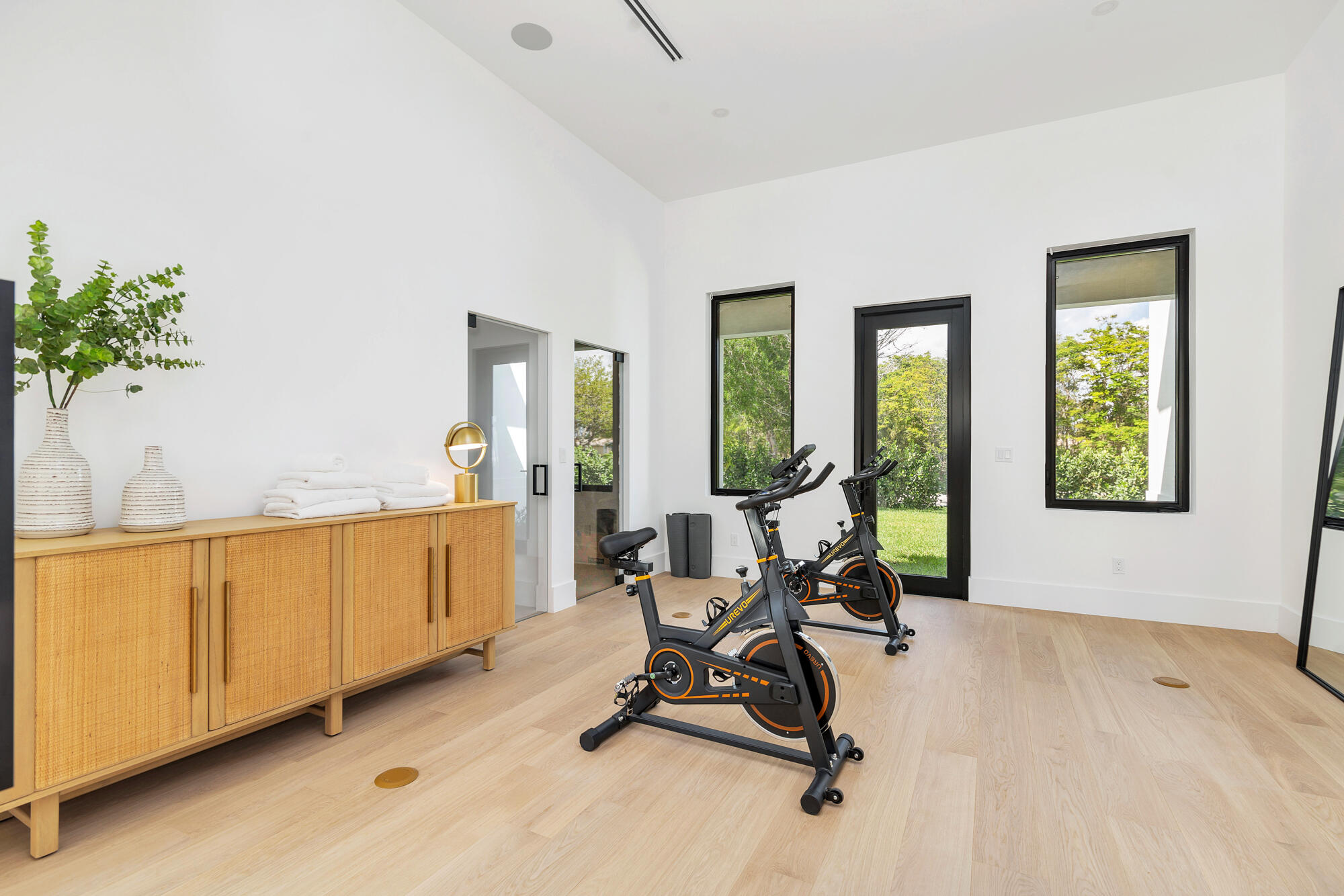 2015 Lockheed Terrace