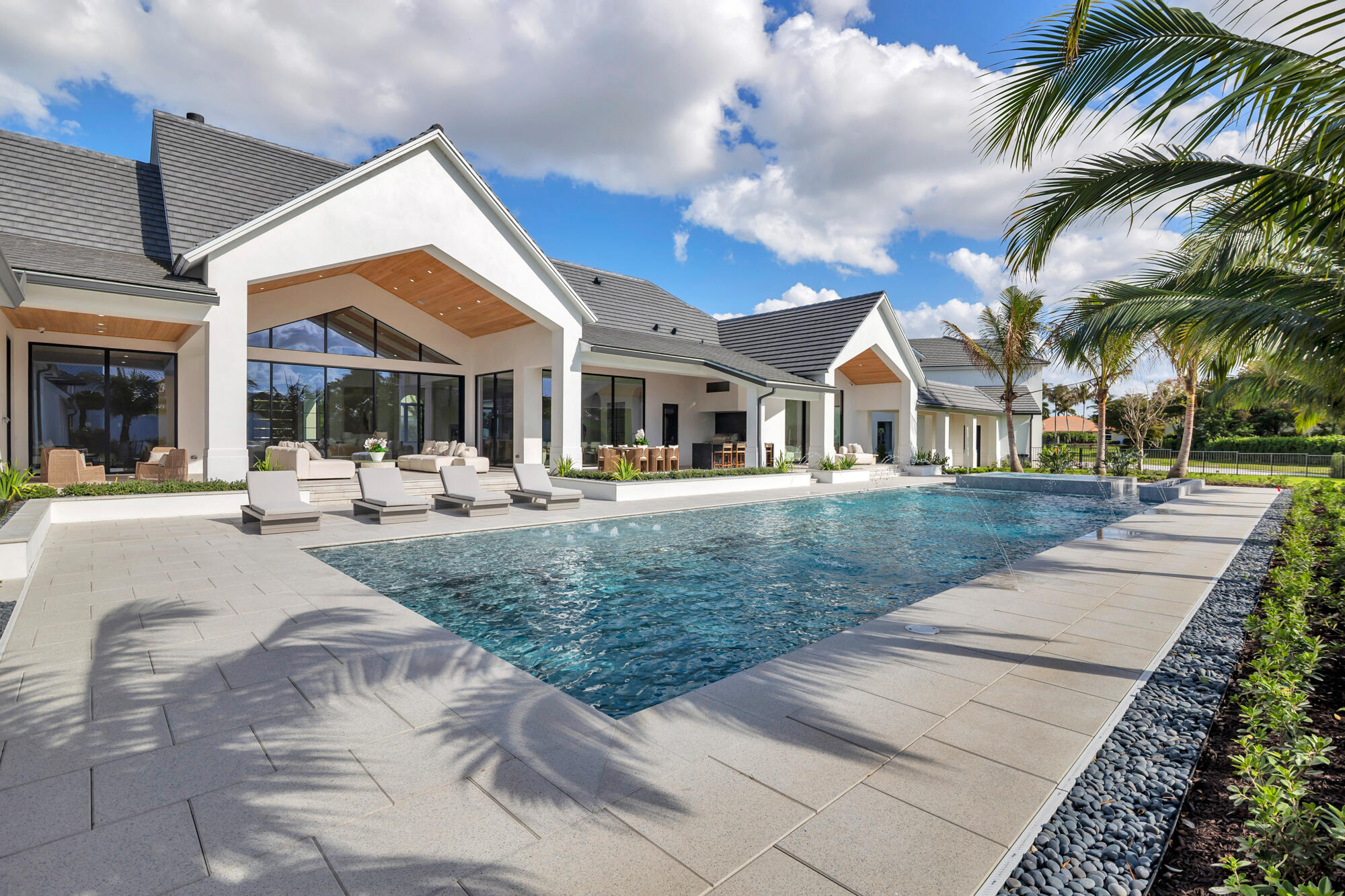 2015 Lockheed Terrace