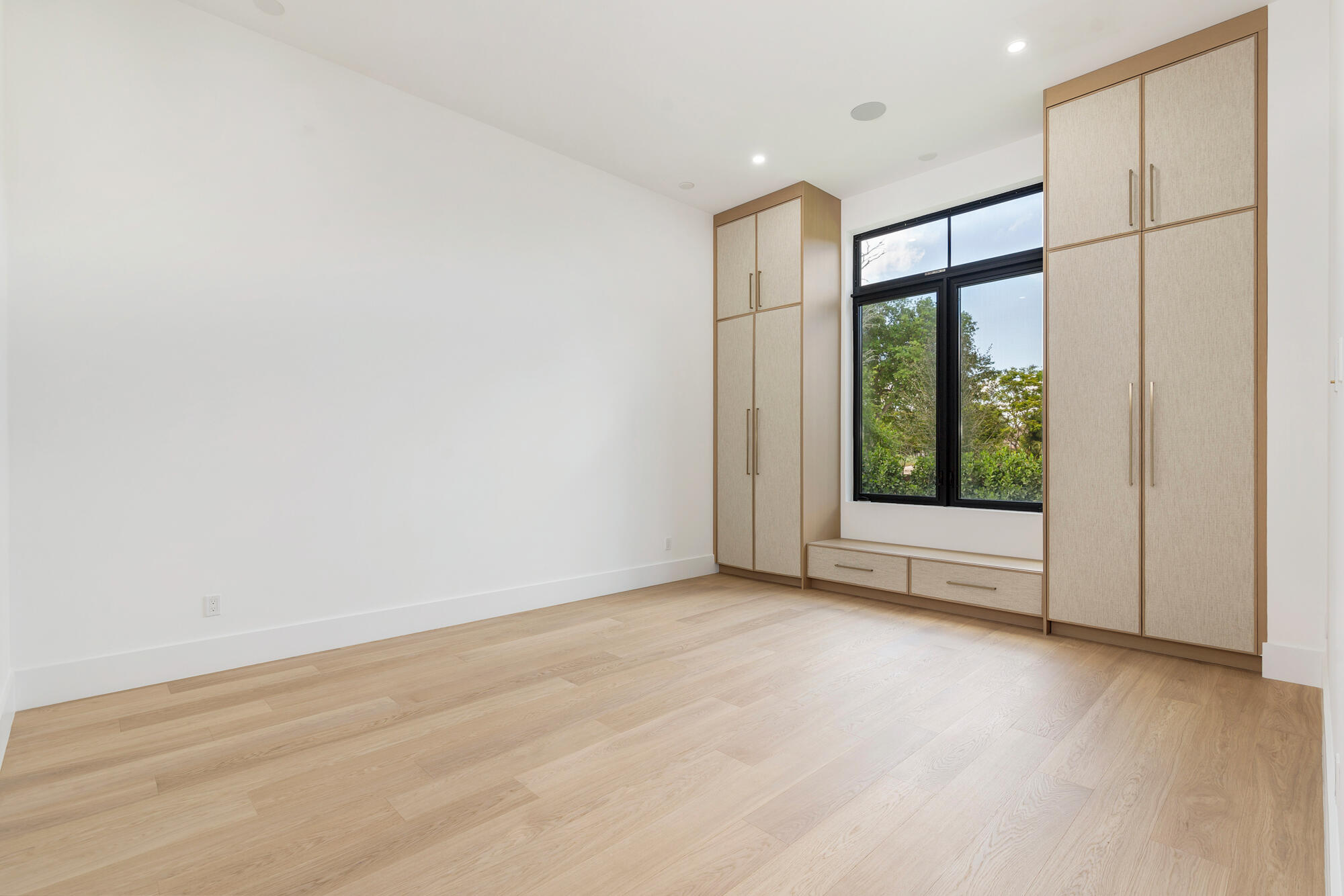 2015 Lockheed Terrace