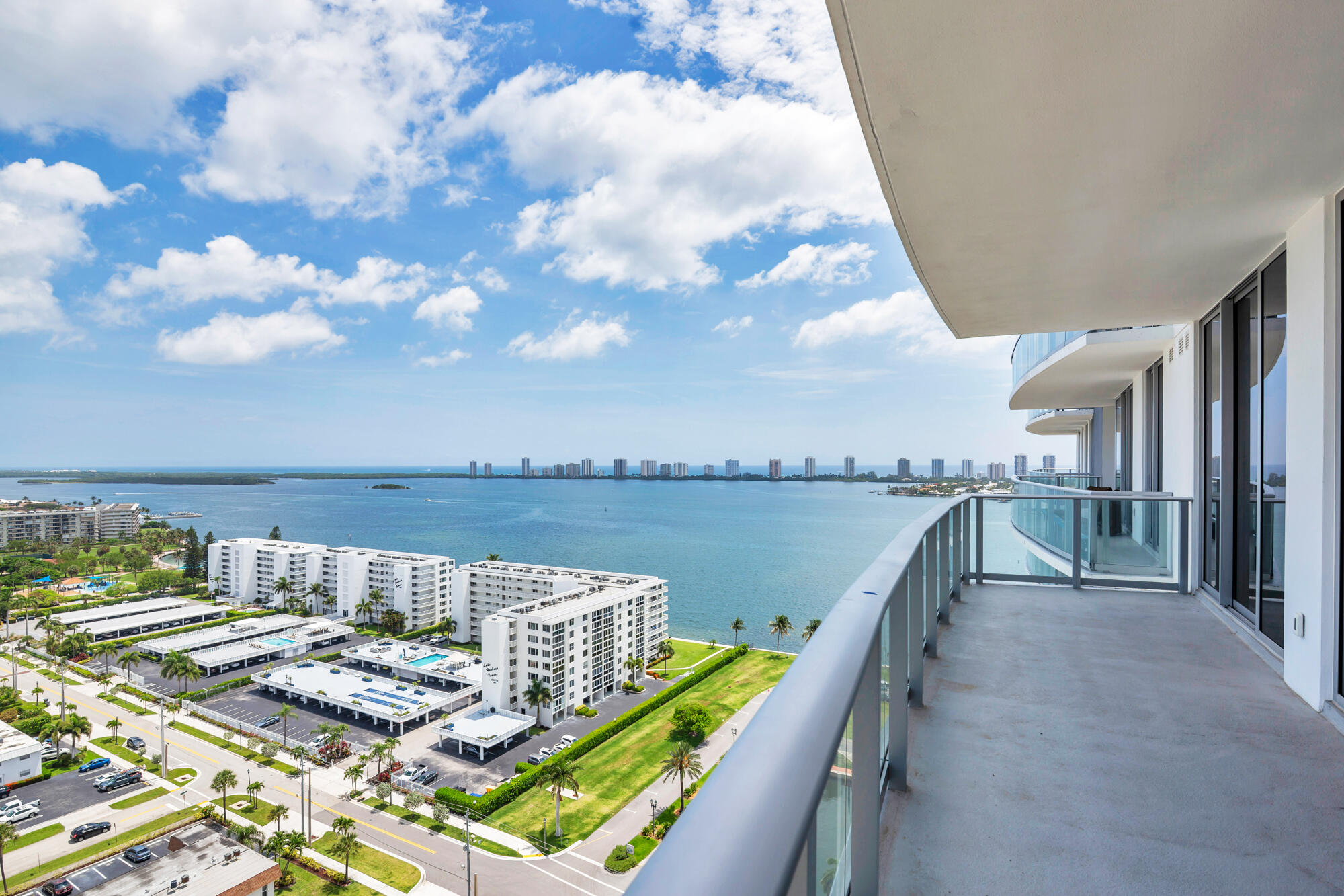 220 Lake Shore Drive 1809