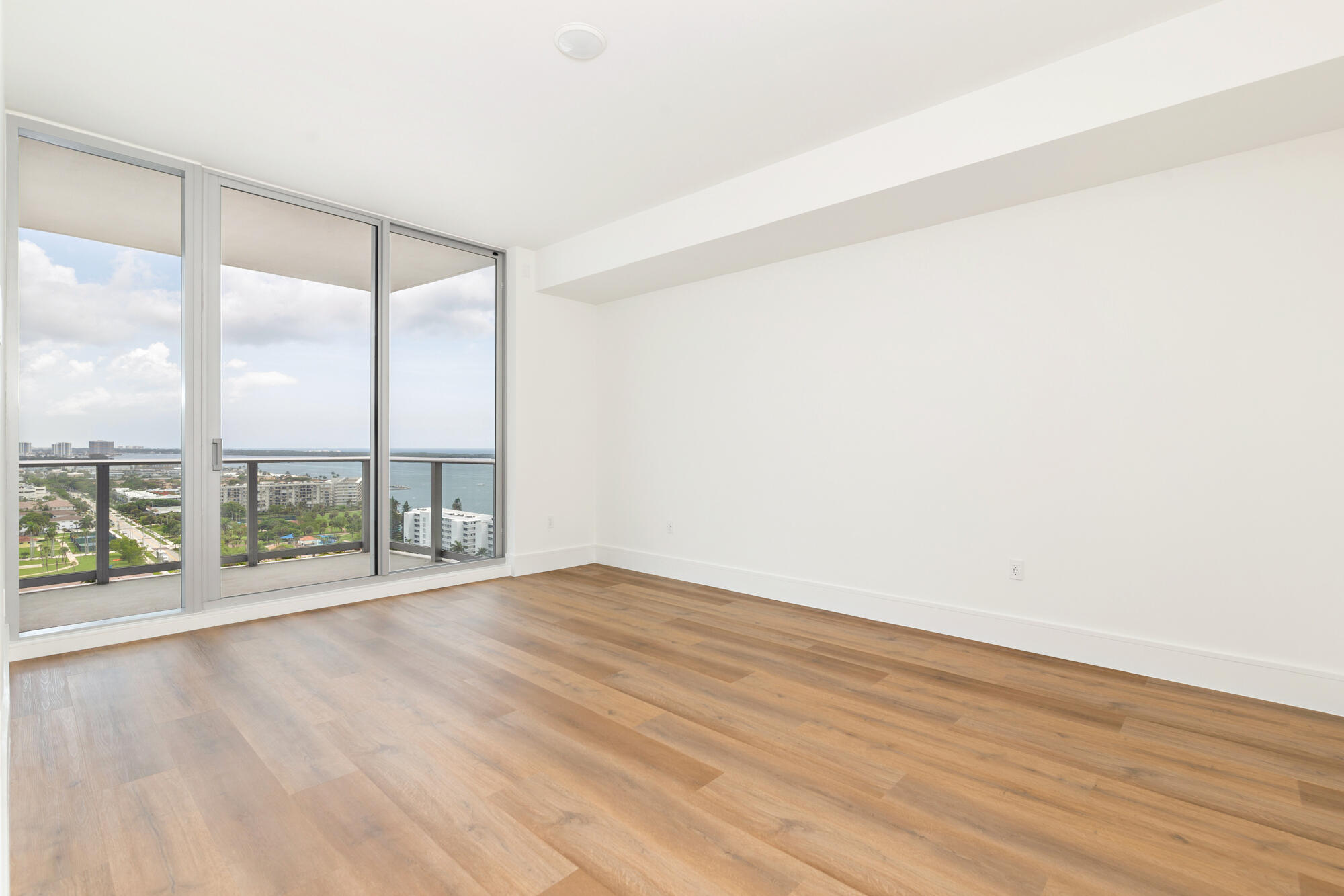 220 Lake Shore Drive 1809
