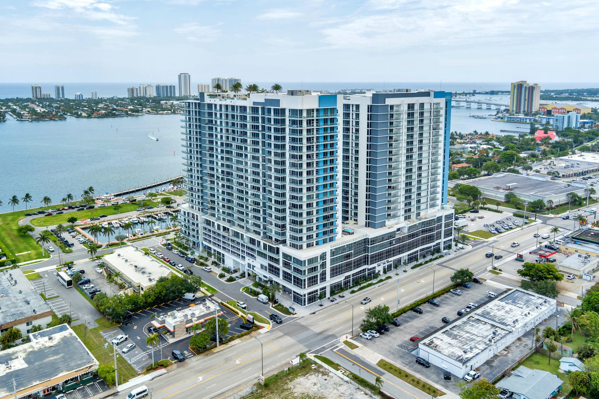 220 Lake Shore Drive 1809