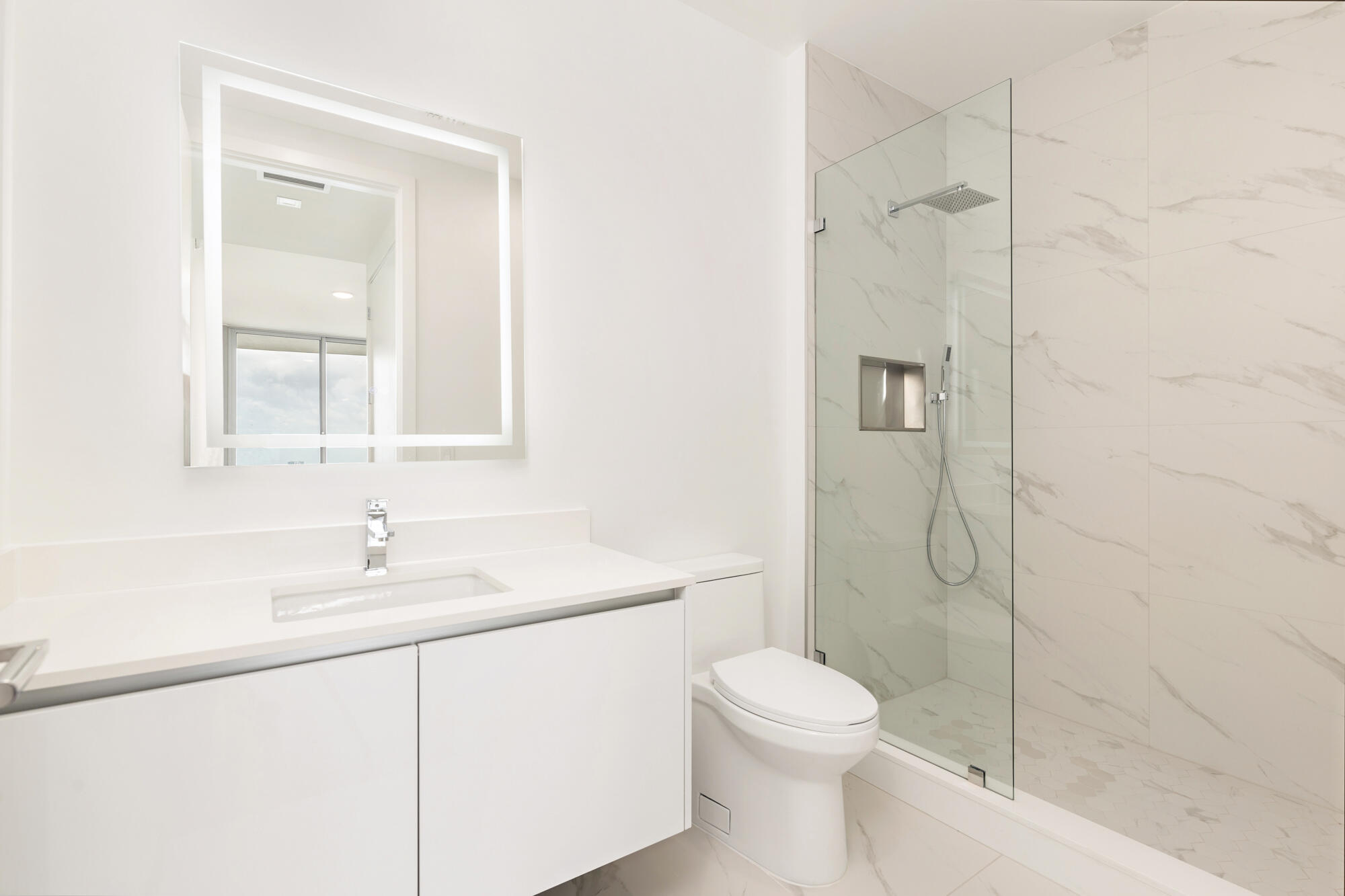220 Lake Shore Drive 1809