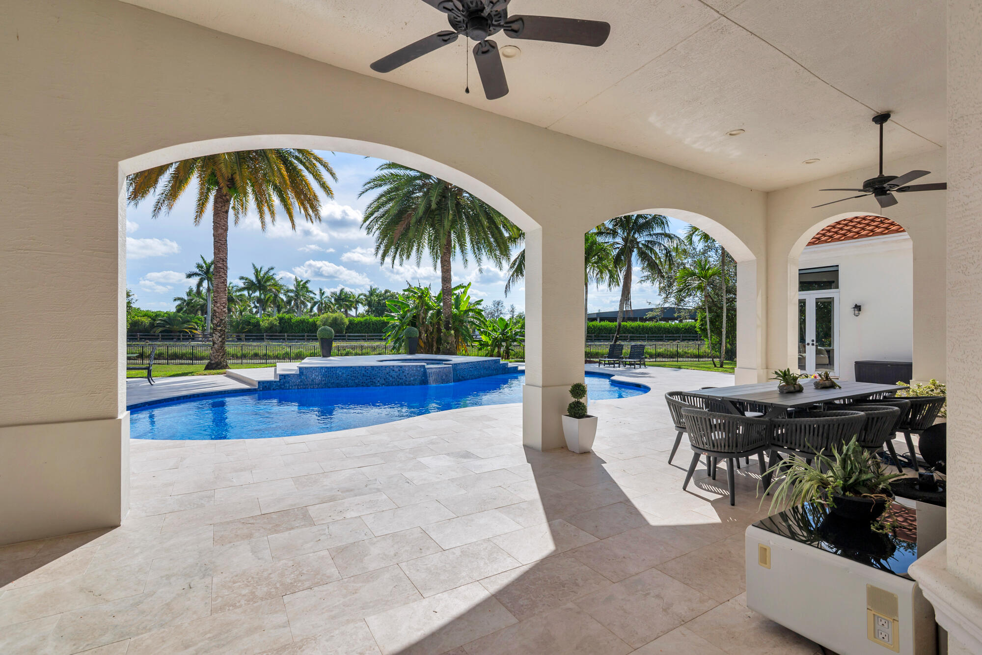 2685 Greenbriar Boulevard