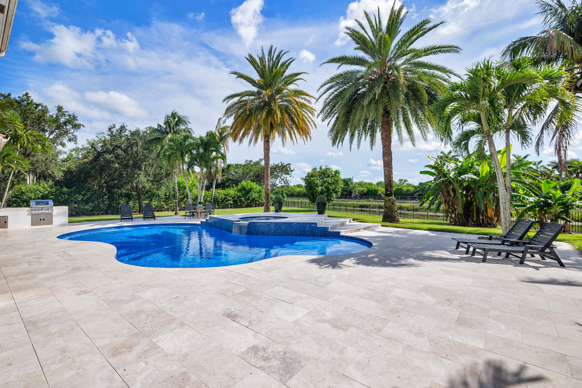 2685 Greenbriar Boulevard