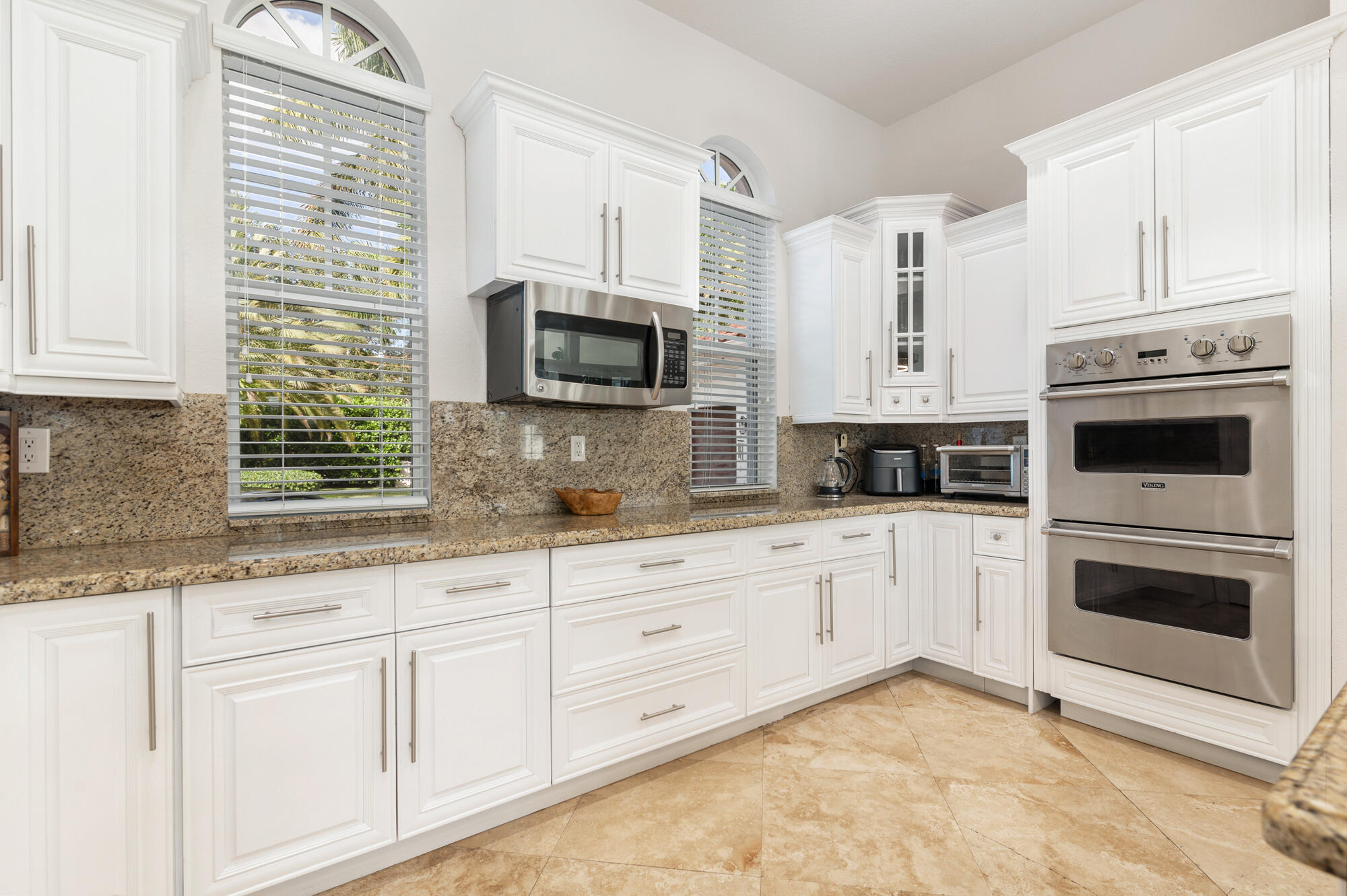 2685 Greenbriar Boulevard