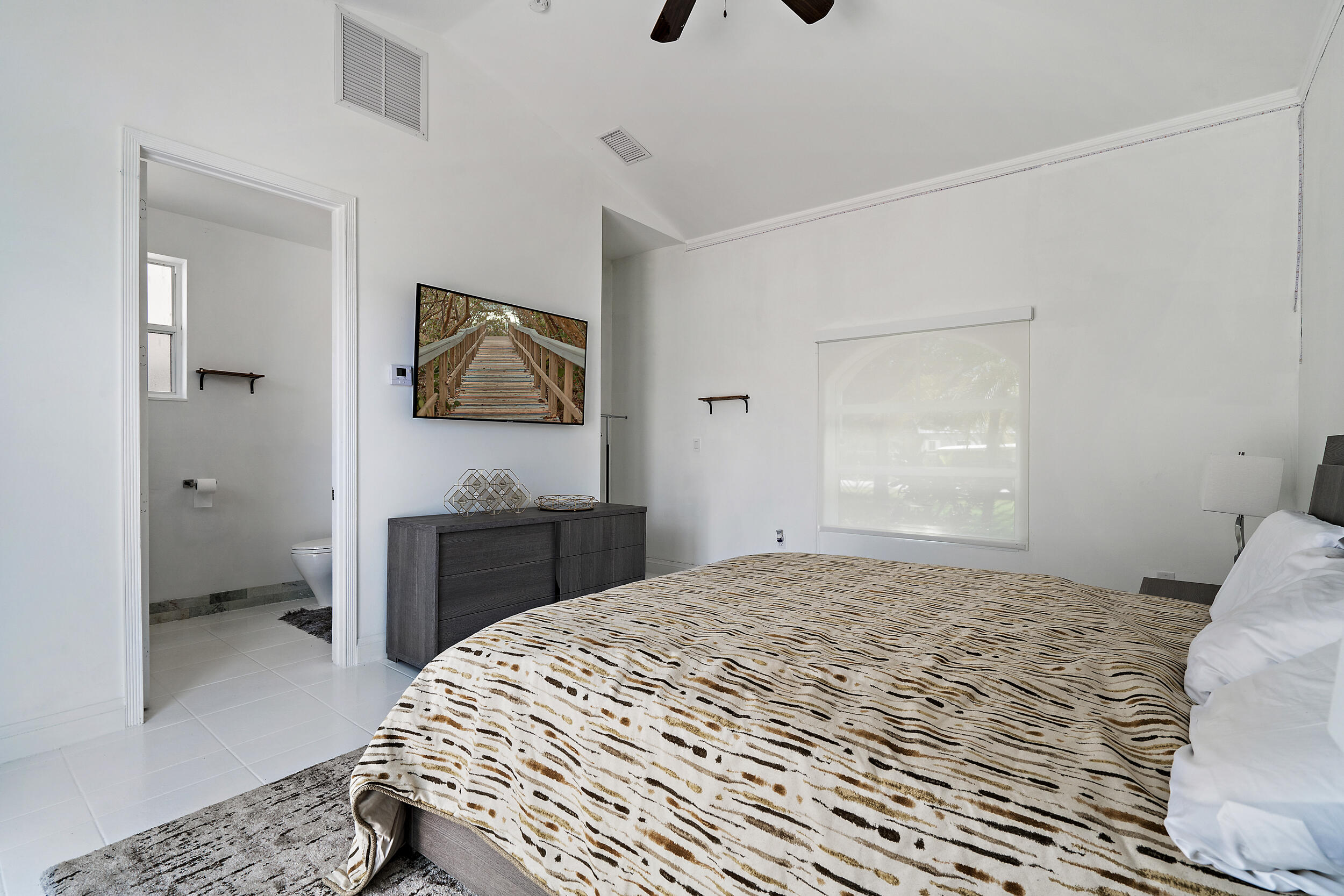 15465 Take Off Place