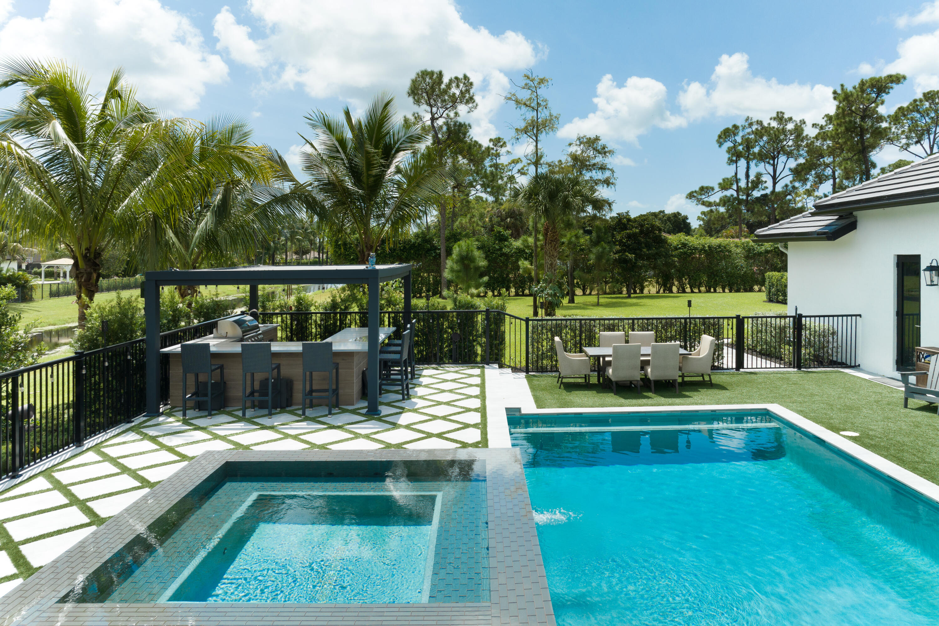 14727 Horseshoe Trace