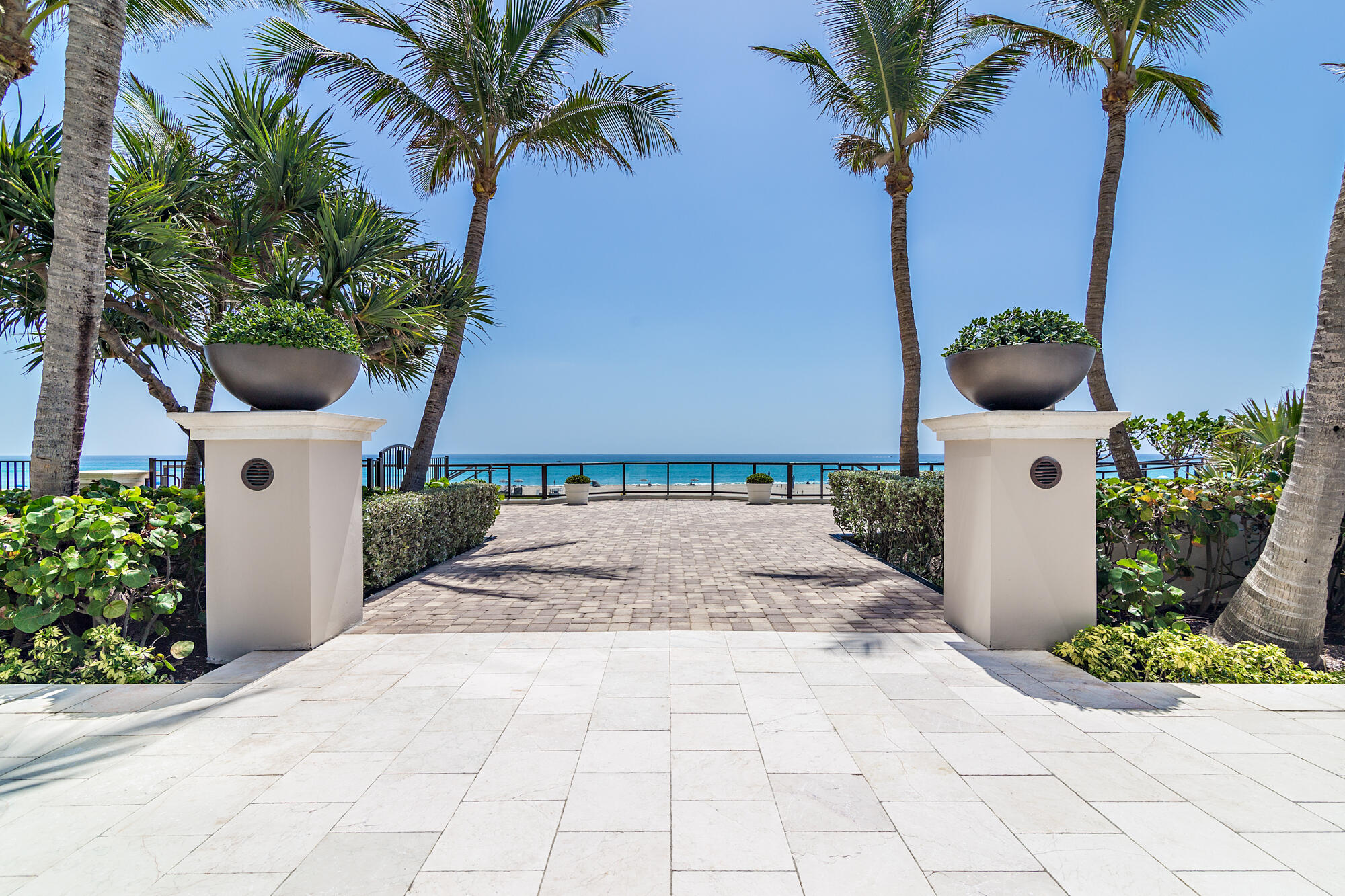 2700 N Ocean Drive 2303b