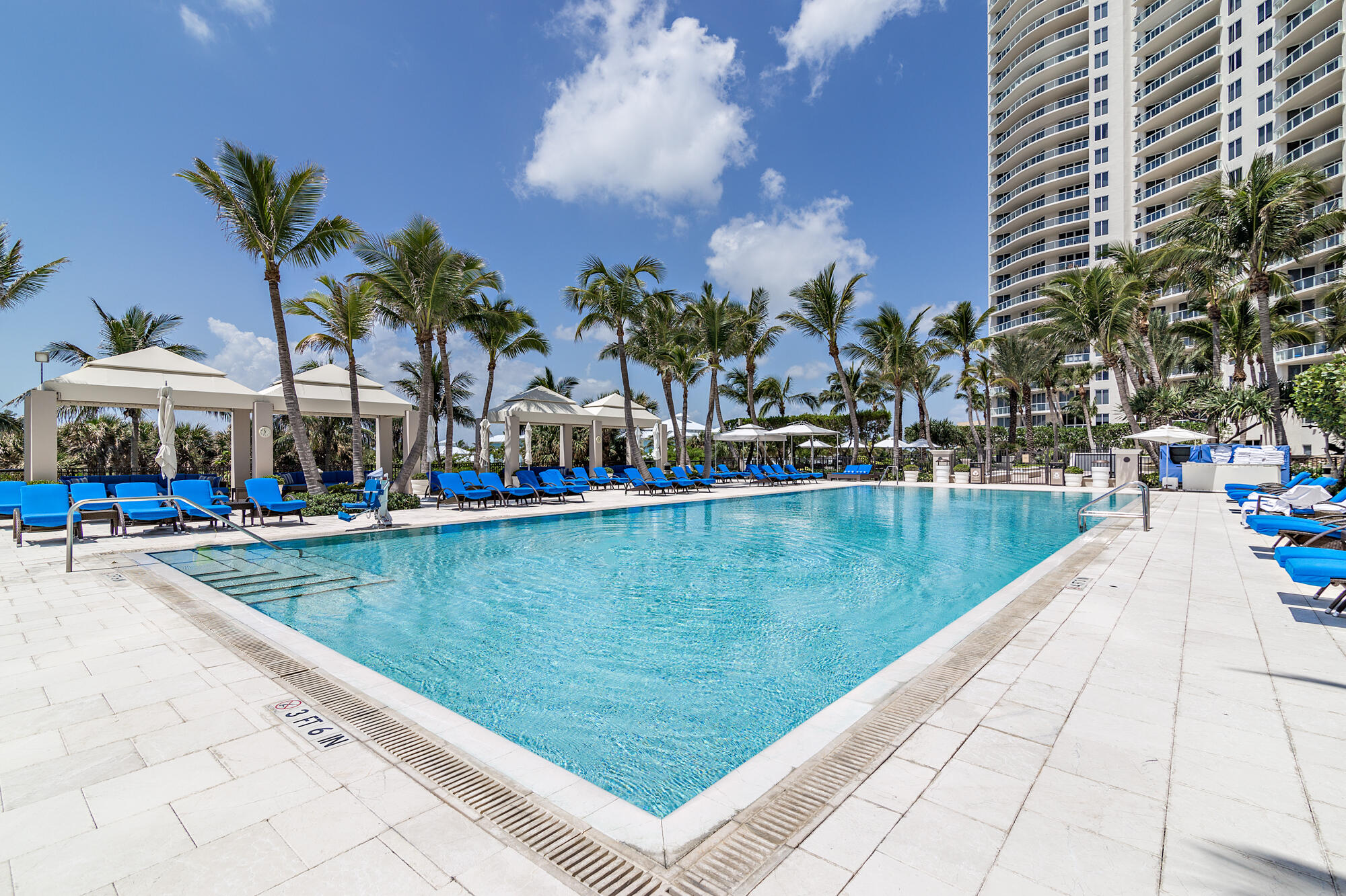 2700 N Ocean Drive 2303b