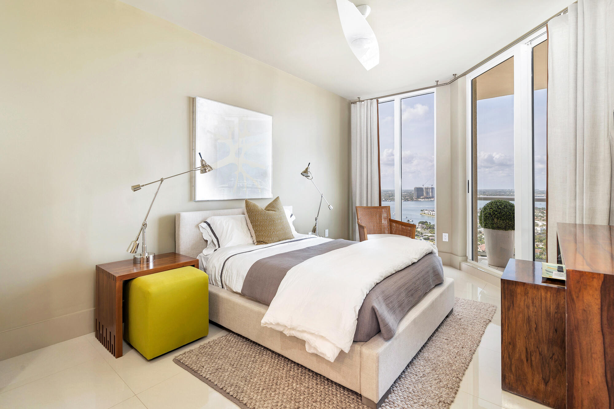 2700 N Ocean Drive 2303b