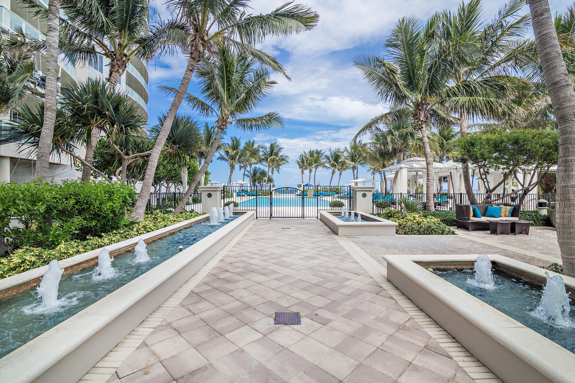 2700 N Ocean Drive 2303b