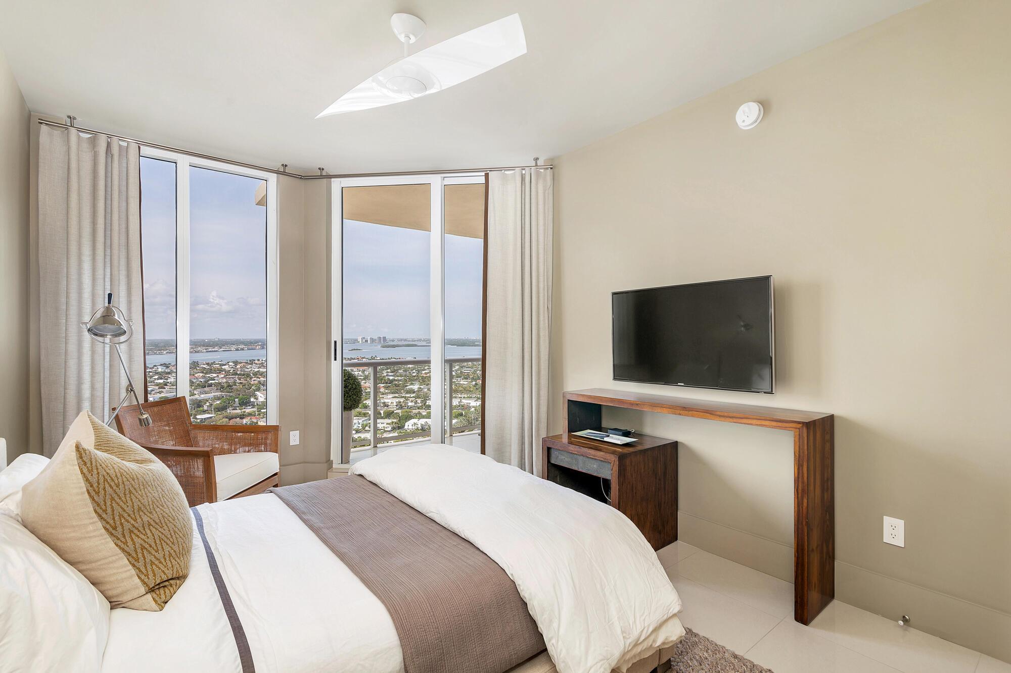 2700 N Ocean Drive 2303b