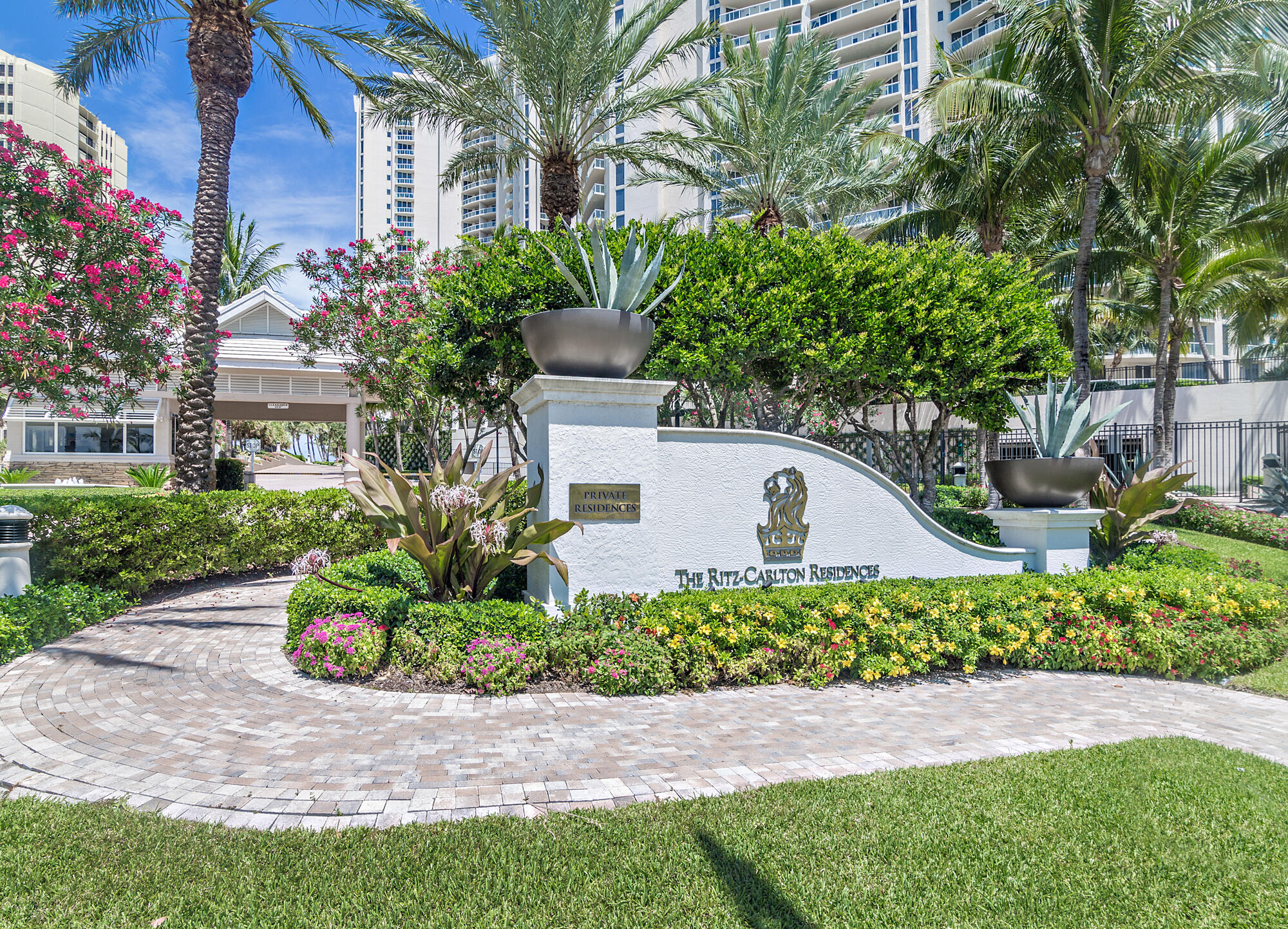 2700 N Ocean Drive 2303b