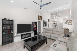 13483 Fountain View Boulevard