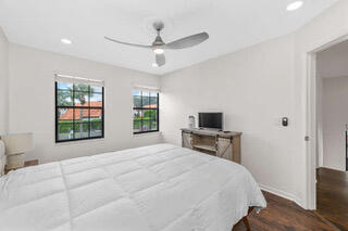 13483 Fountain View Boulevard