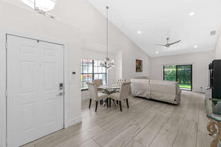 13483 Fountain View Boulevard