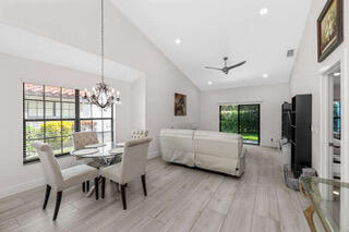 13483 Fountain View Boulevard